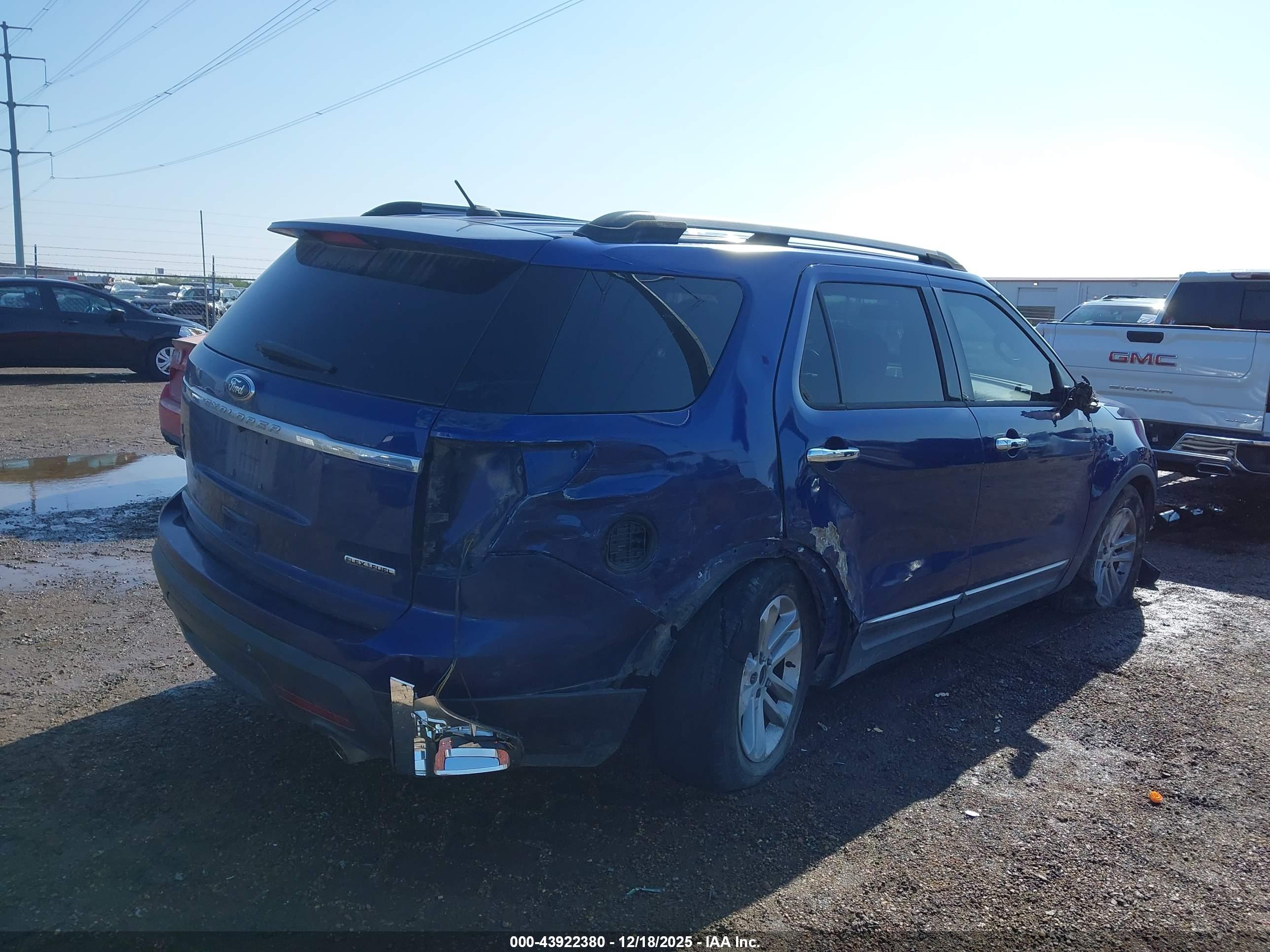 FORD EXPLORER image 4