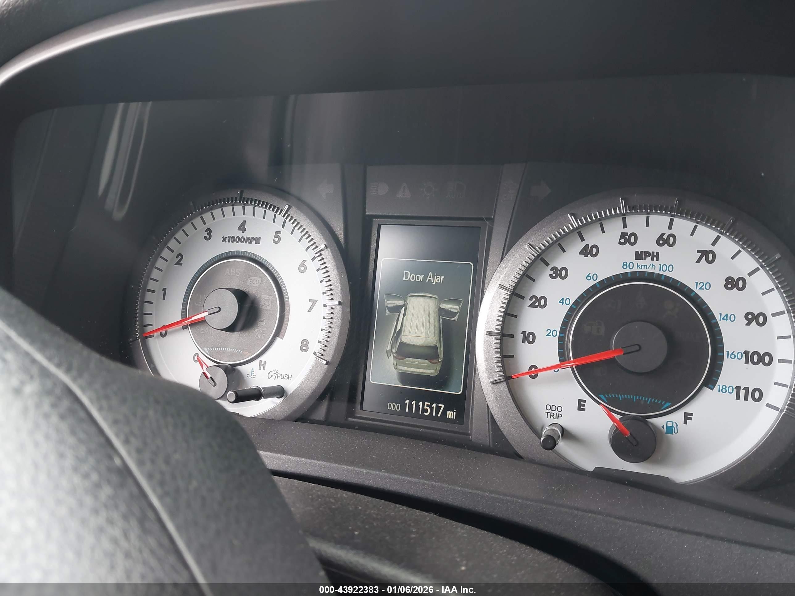 TOYOTA SIENNA image 7