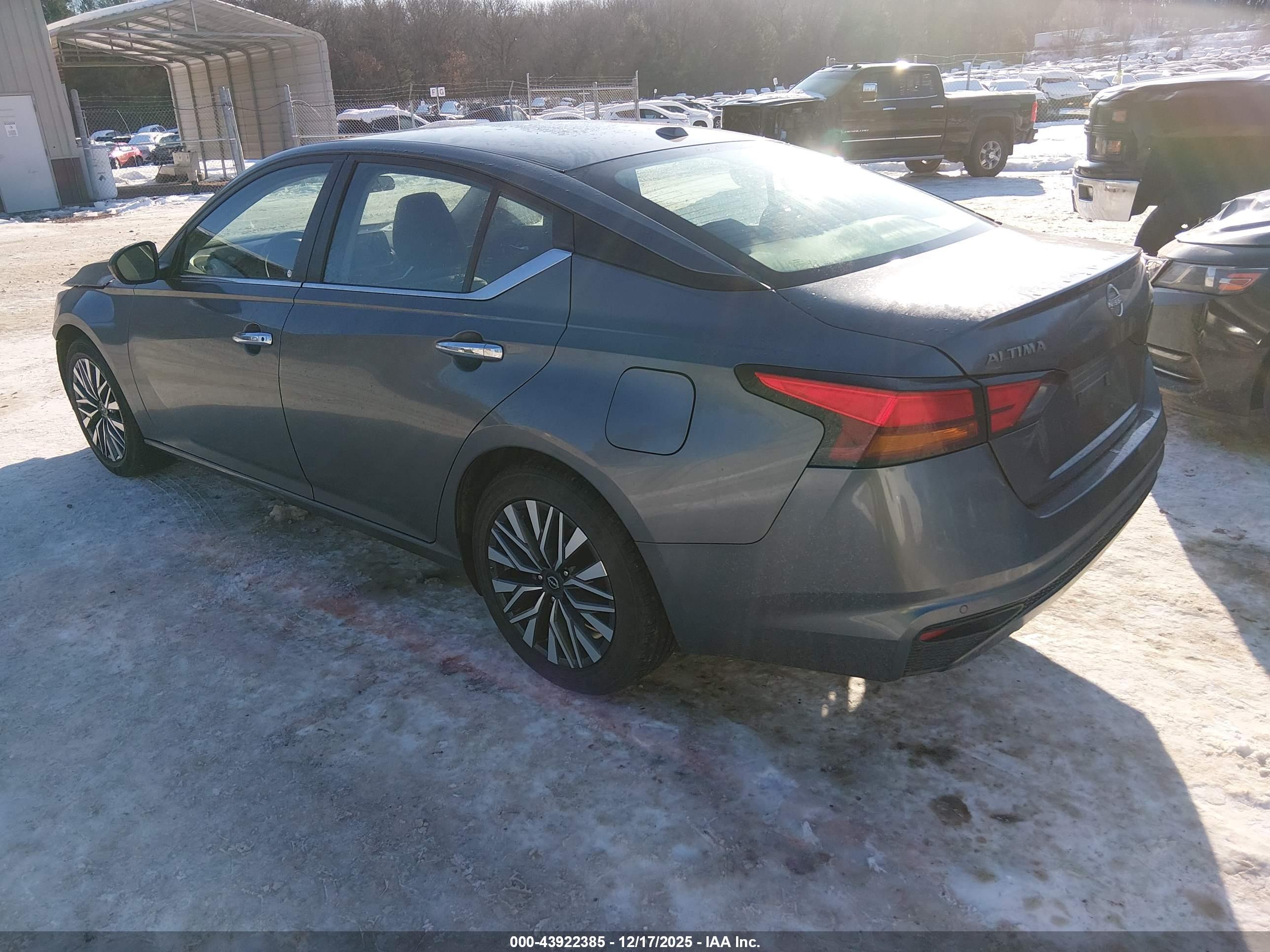 NISSAN ALTIMA image 3