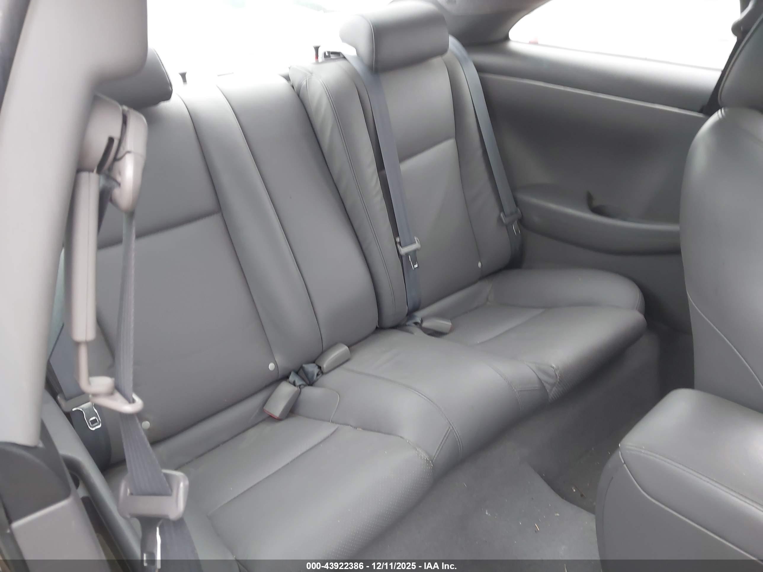 TOYOTA CAMRY image 8