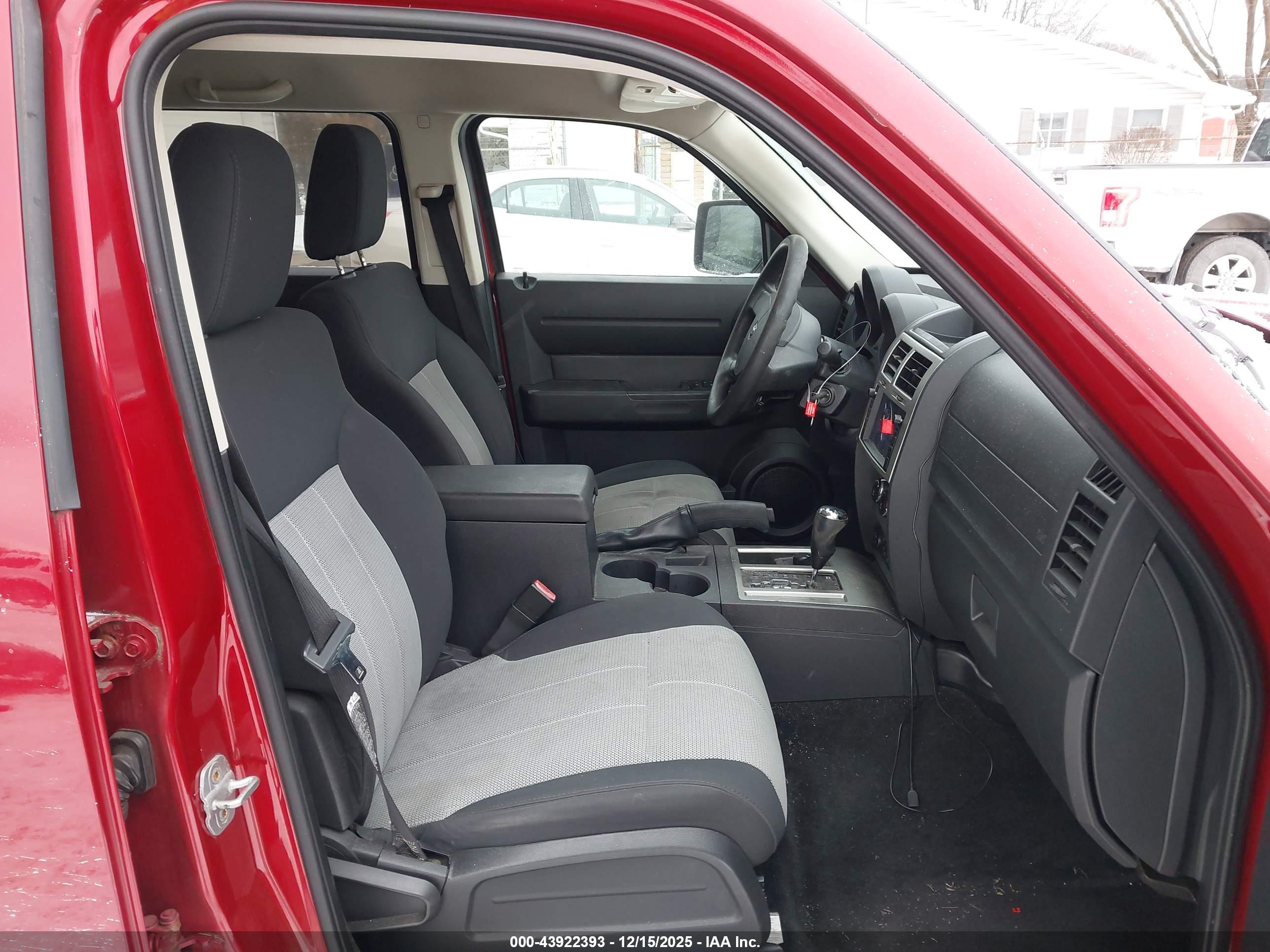 DODGE NITRO image 5