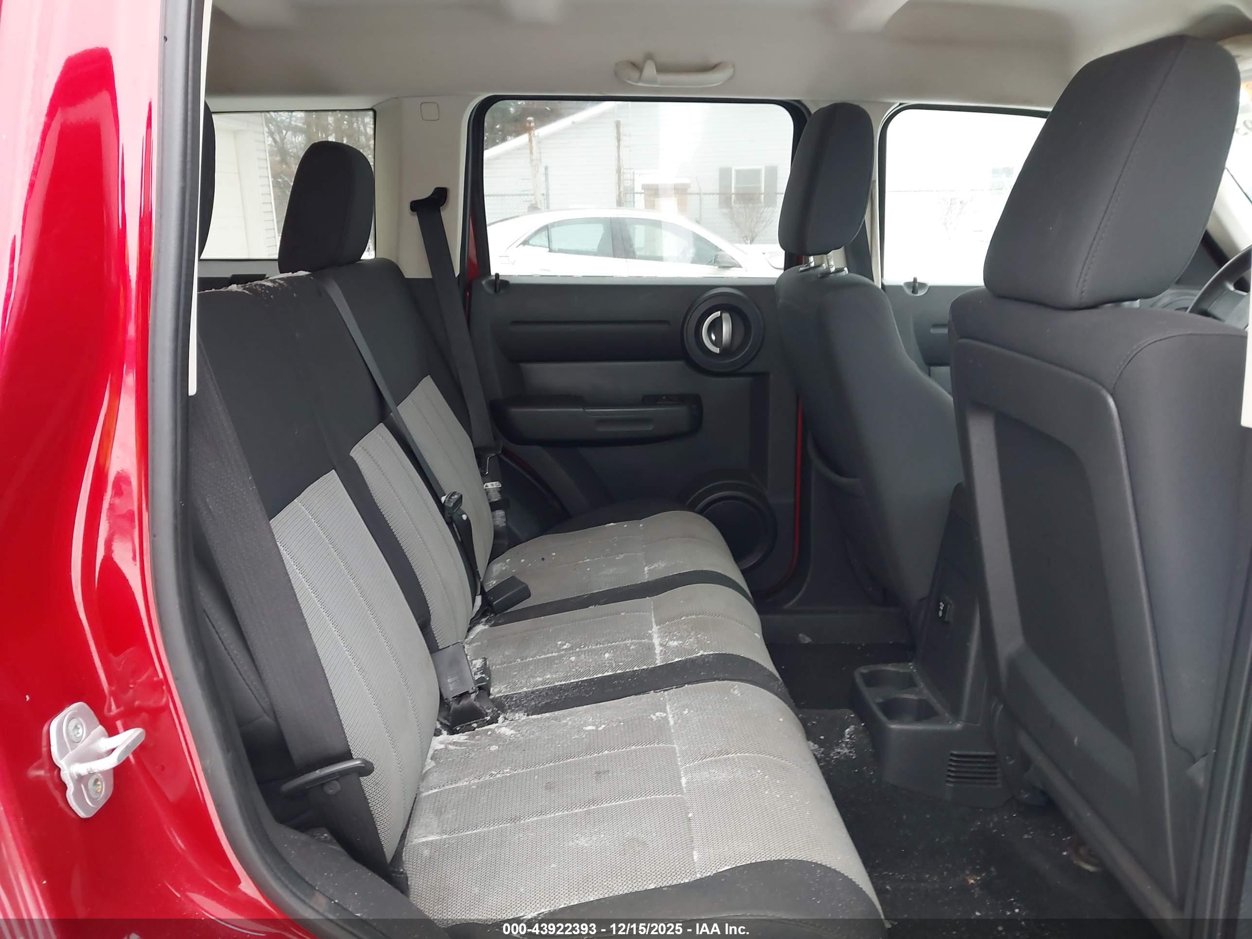 DODGE NITRO image 8