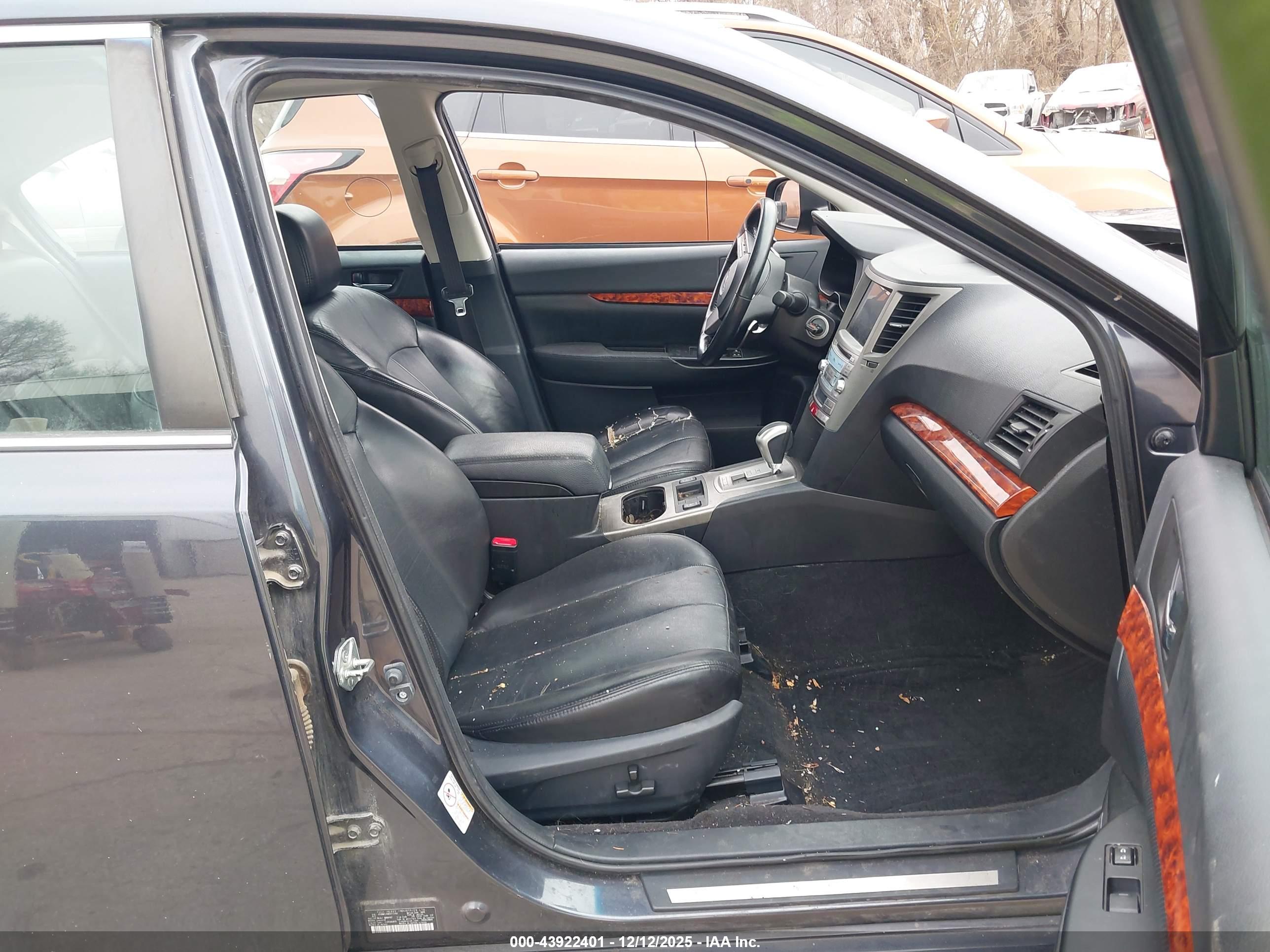 SUBARU LEGACY image 5