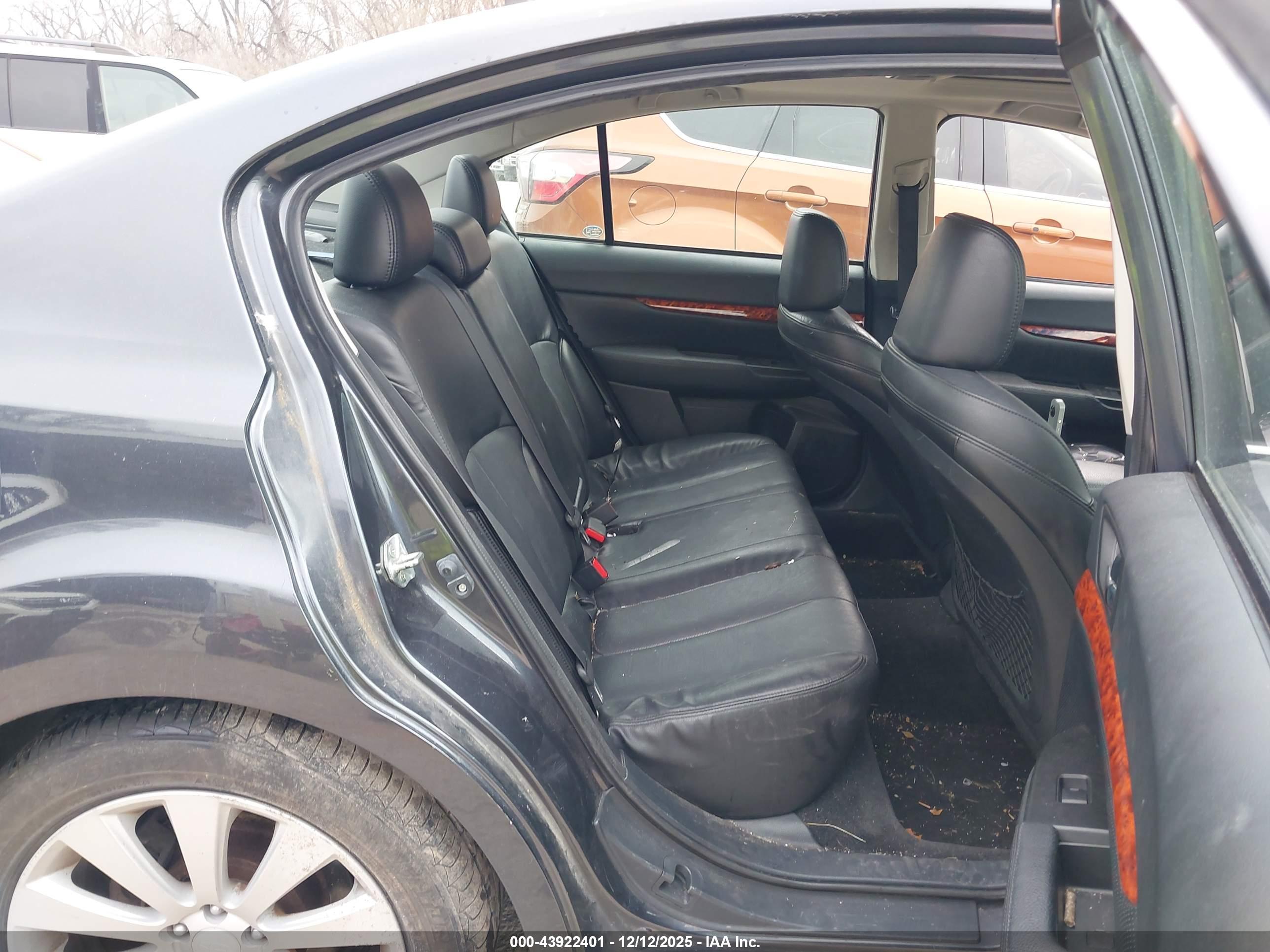 SUBARU LEGACY image 8