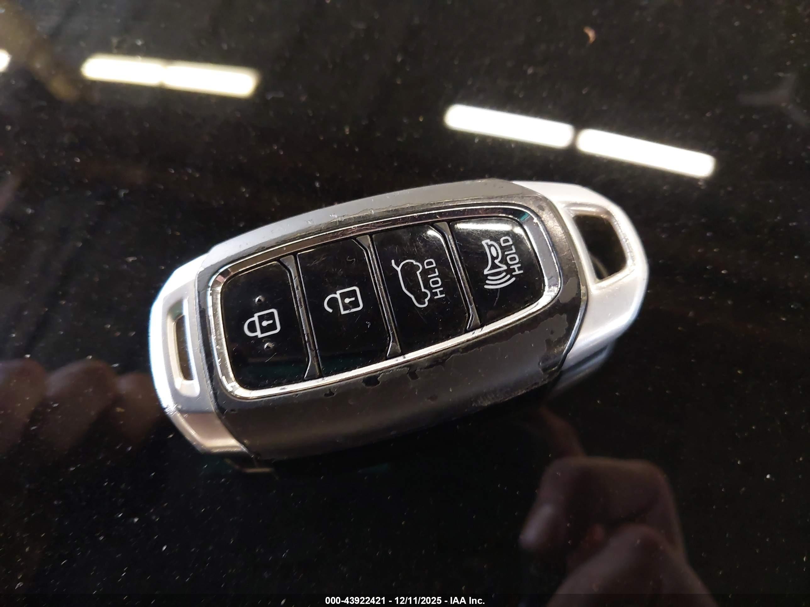 HYUNDAI KONA image 11