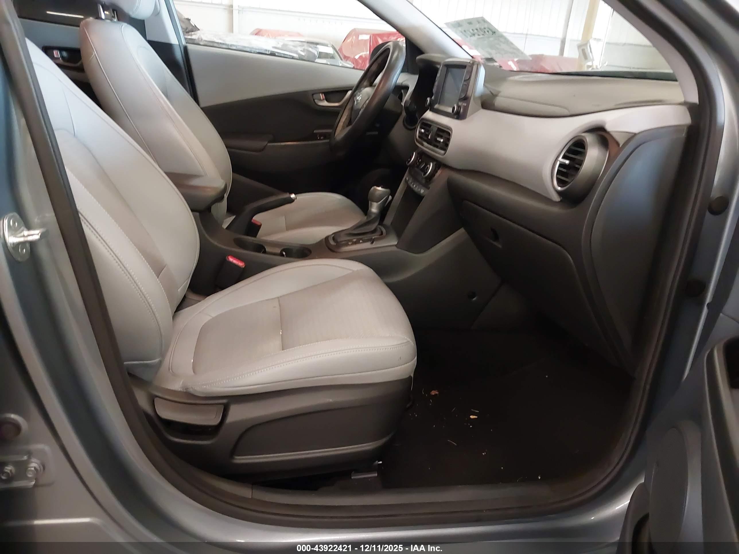 HYUNDAI KONA image 5