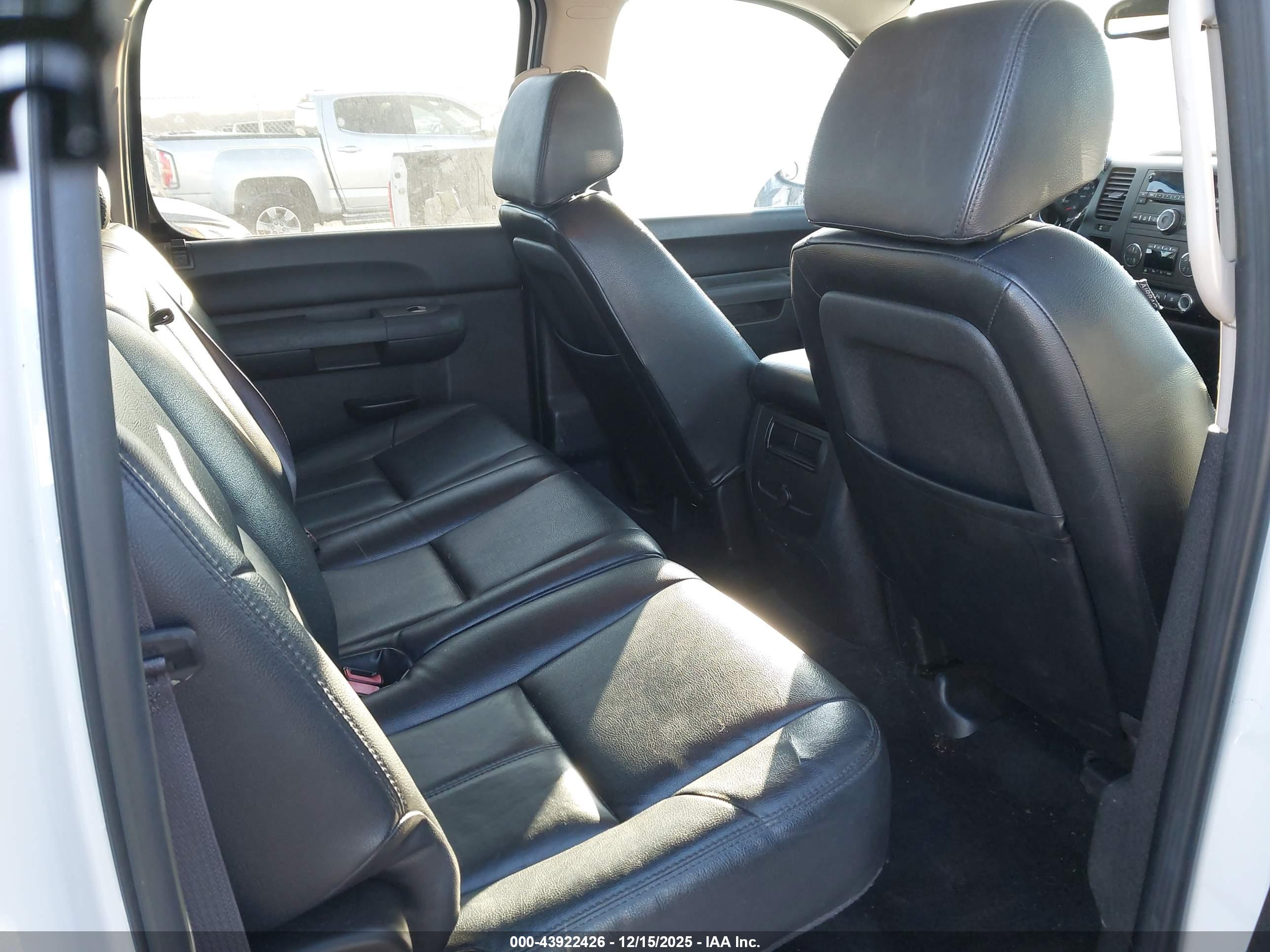 GMC SIERRA image 8