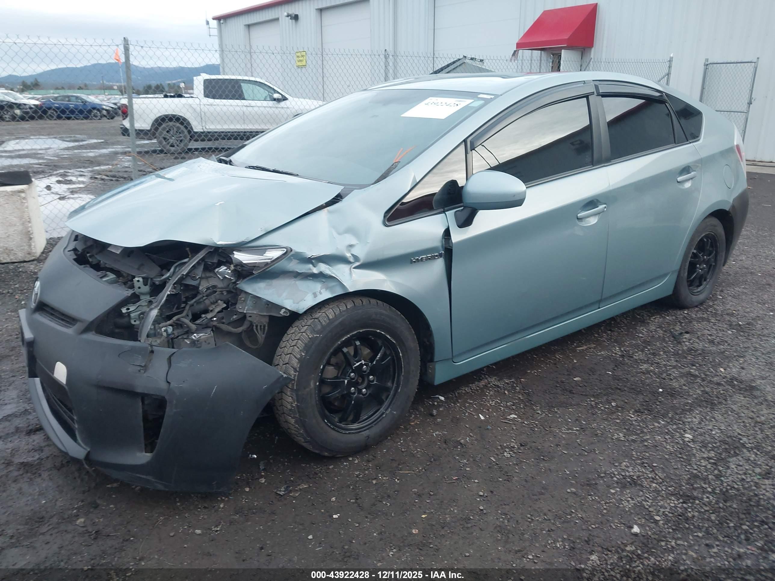 TOYOTA PRIUS image 2