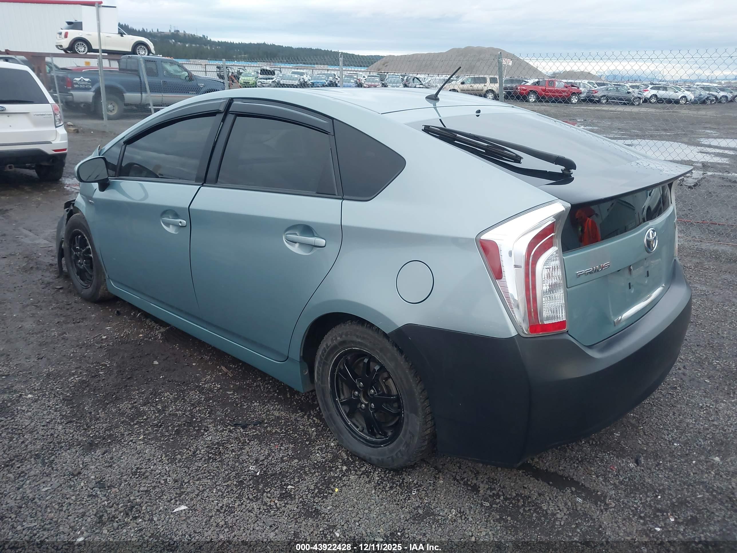 TOYOTA PRIUS image 3