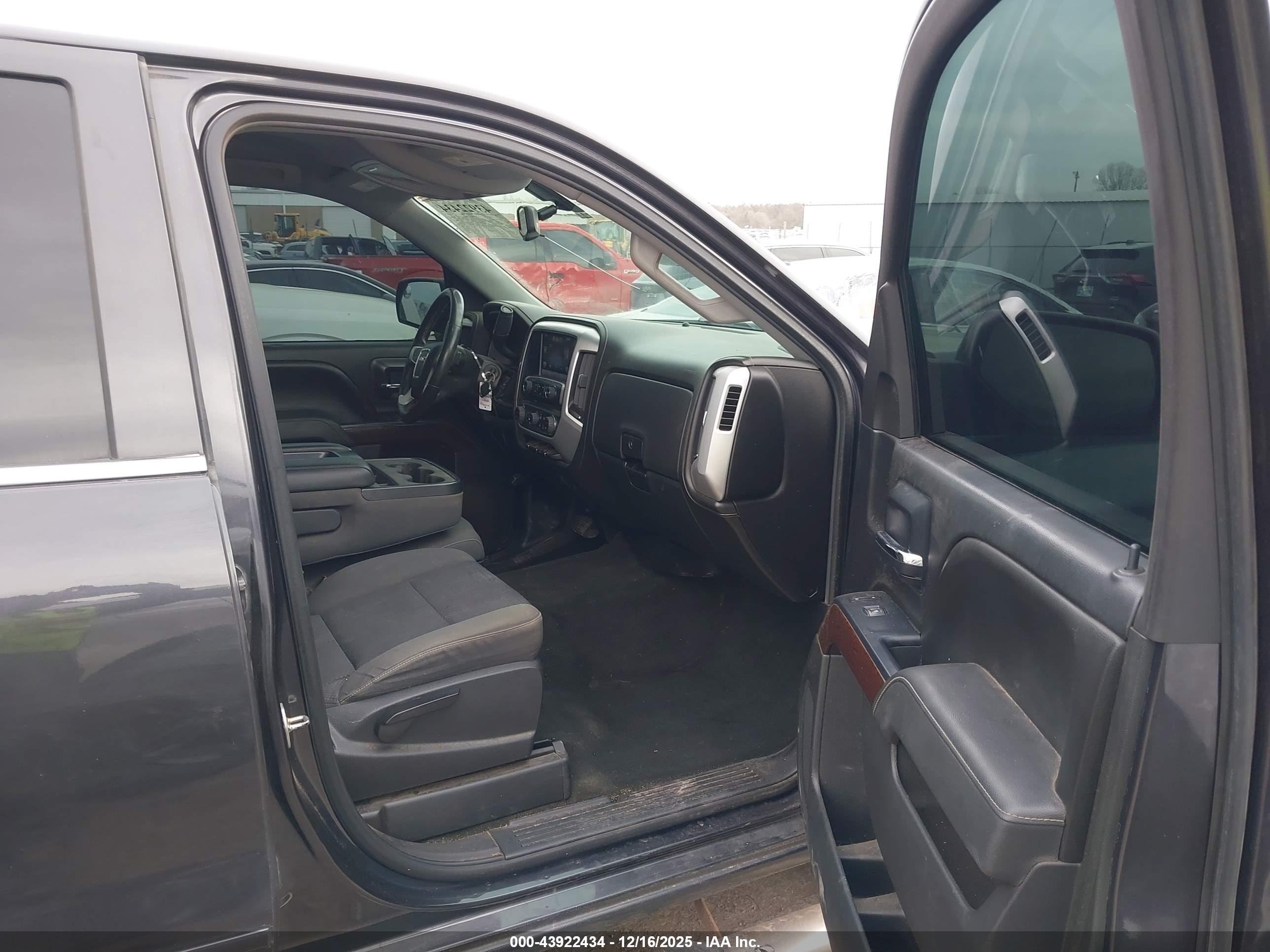GMC SIERRA image 5