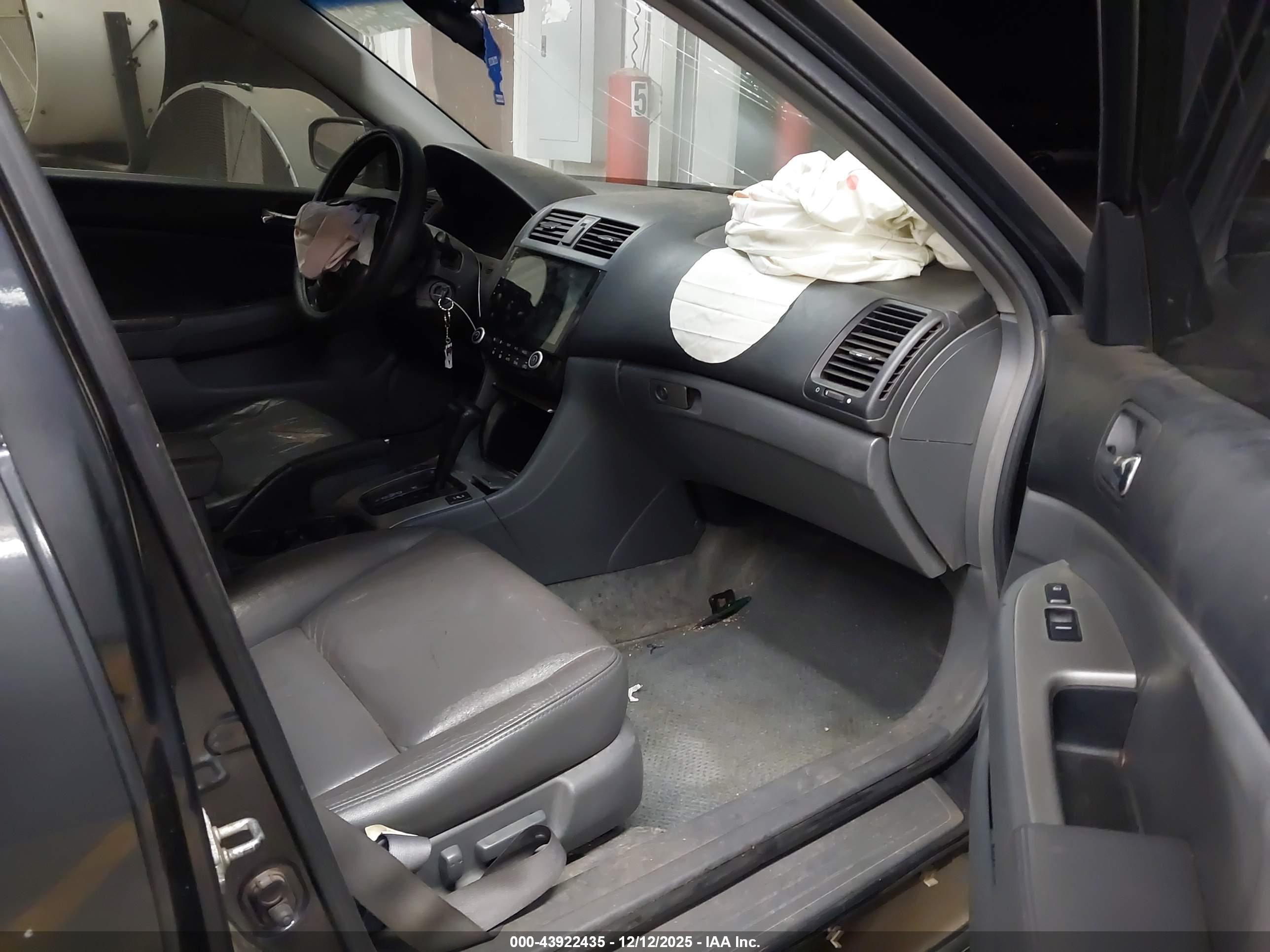 HONDA ACCORD image 5