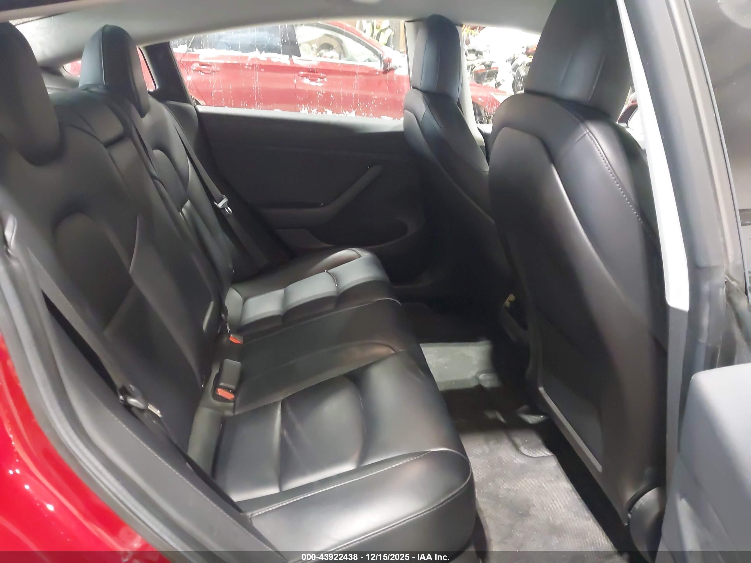 TESLA MODEL image 8