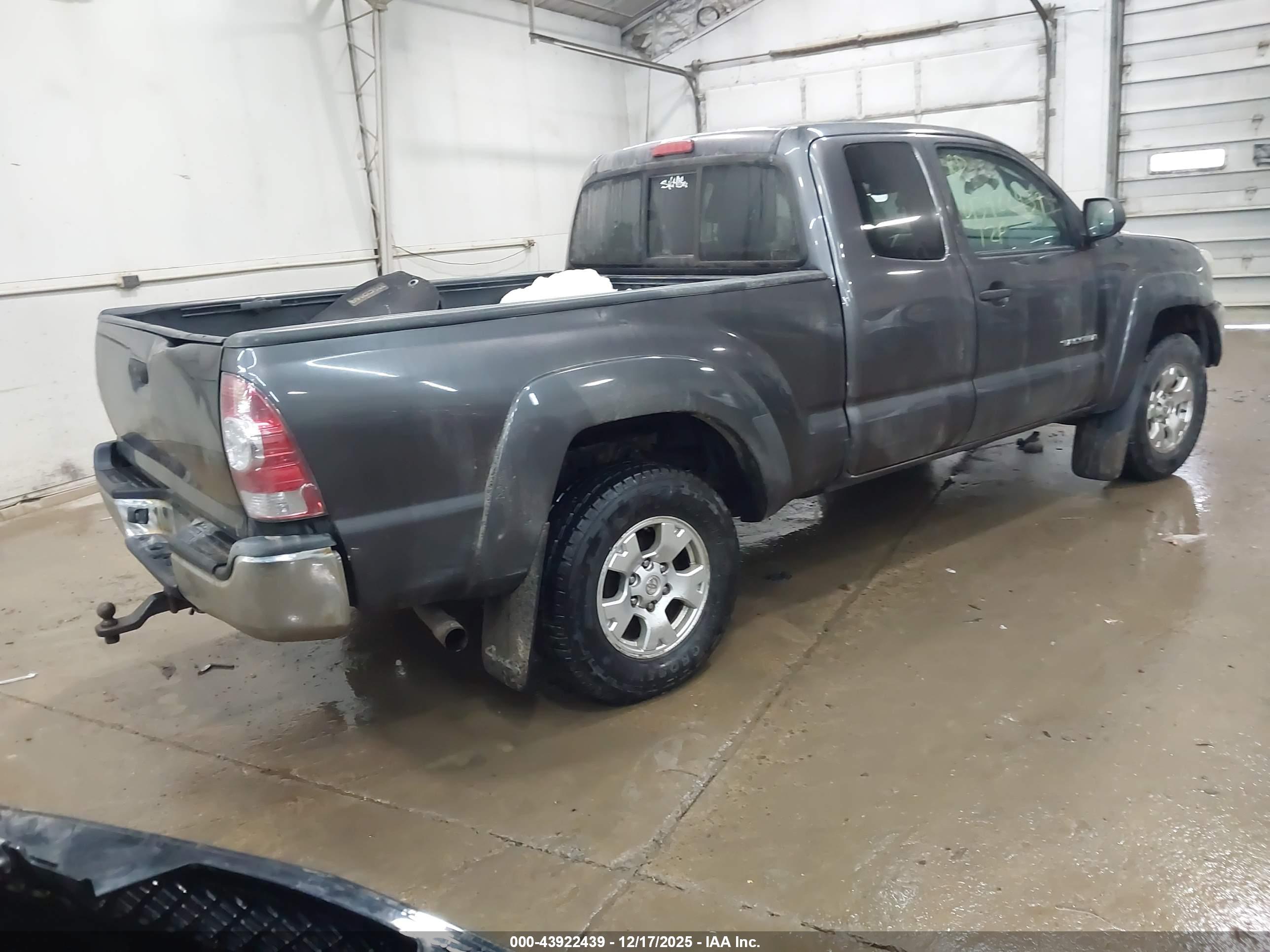 TOYOTA TACOMA image 4