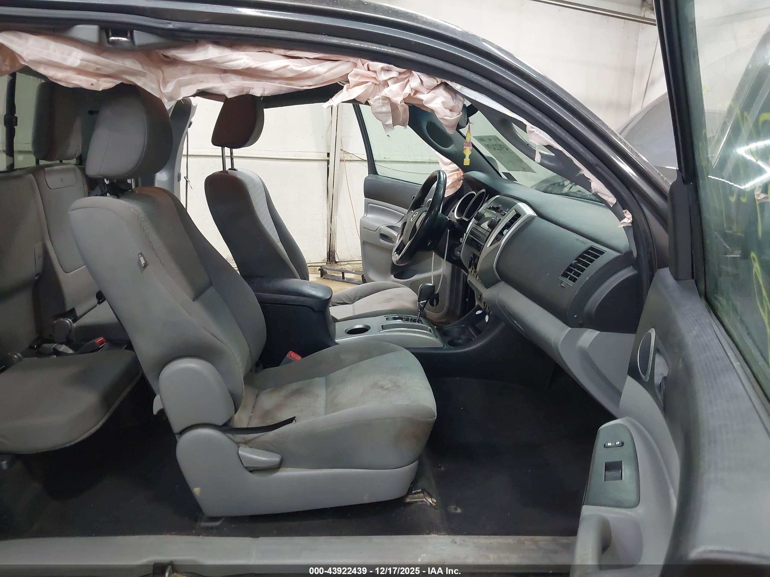 TOYOTA TACOMA image 5