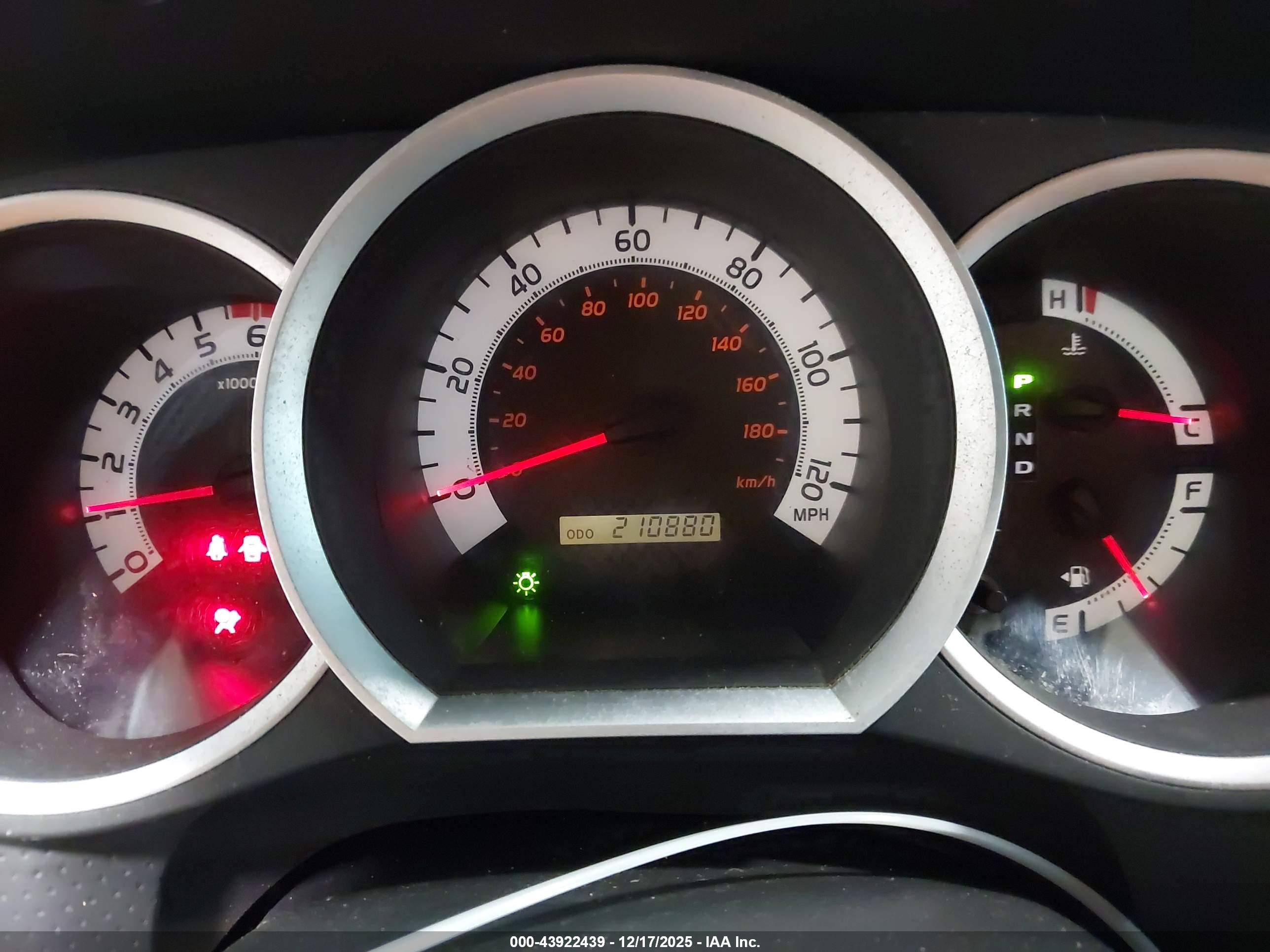 TOYOTA TACOMA image 7