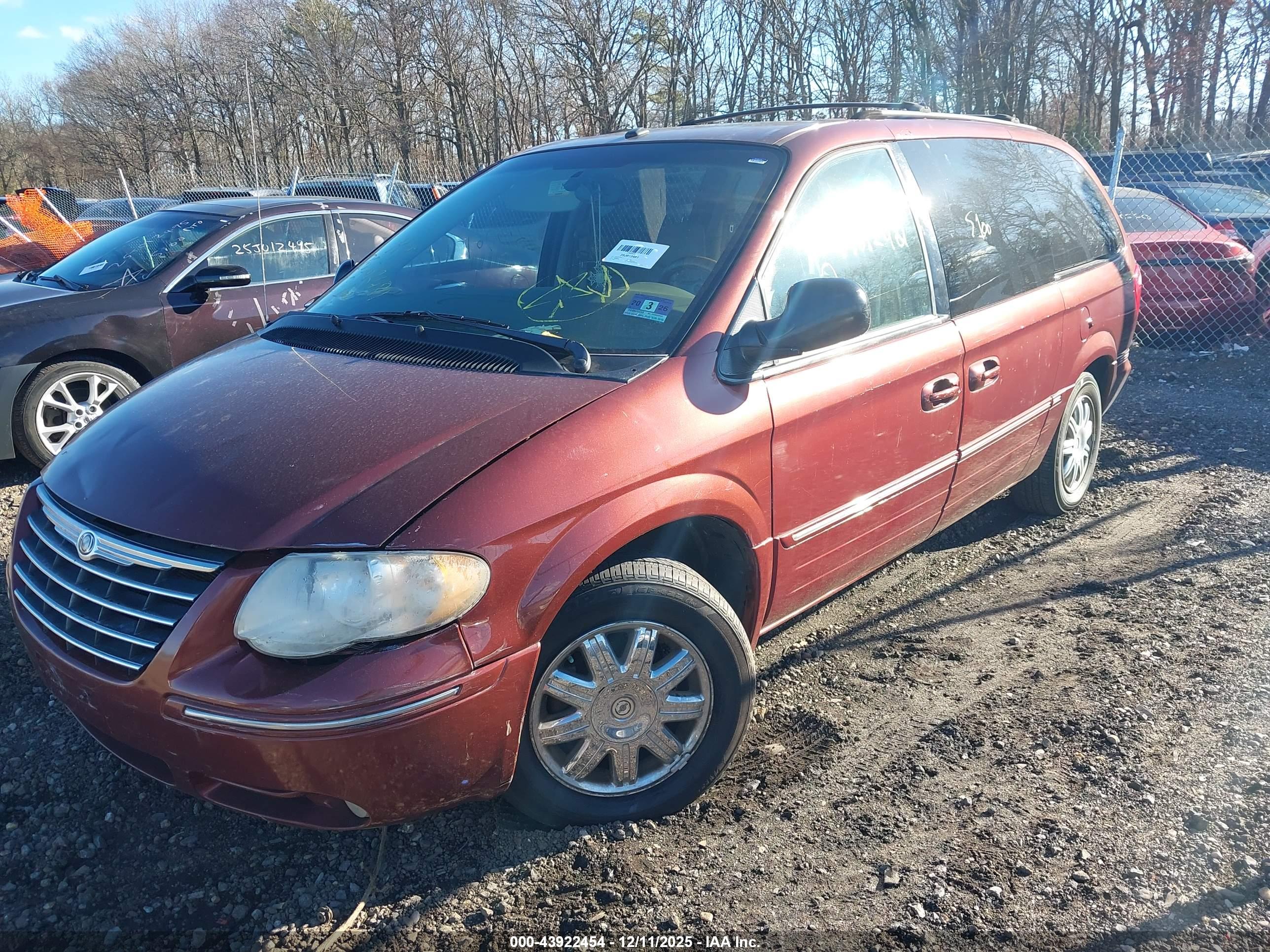 CHRYSLER TOWN image 2
