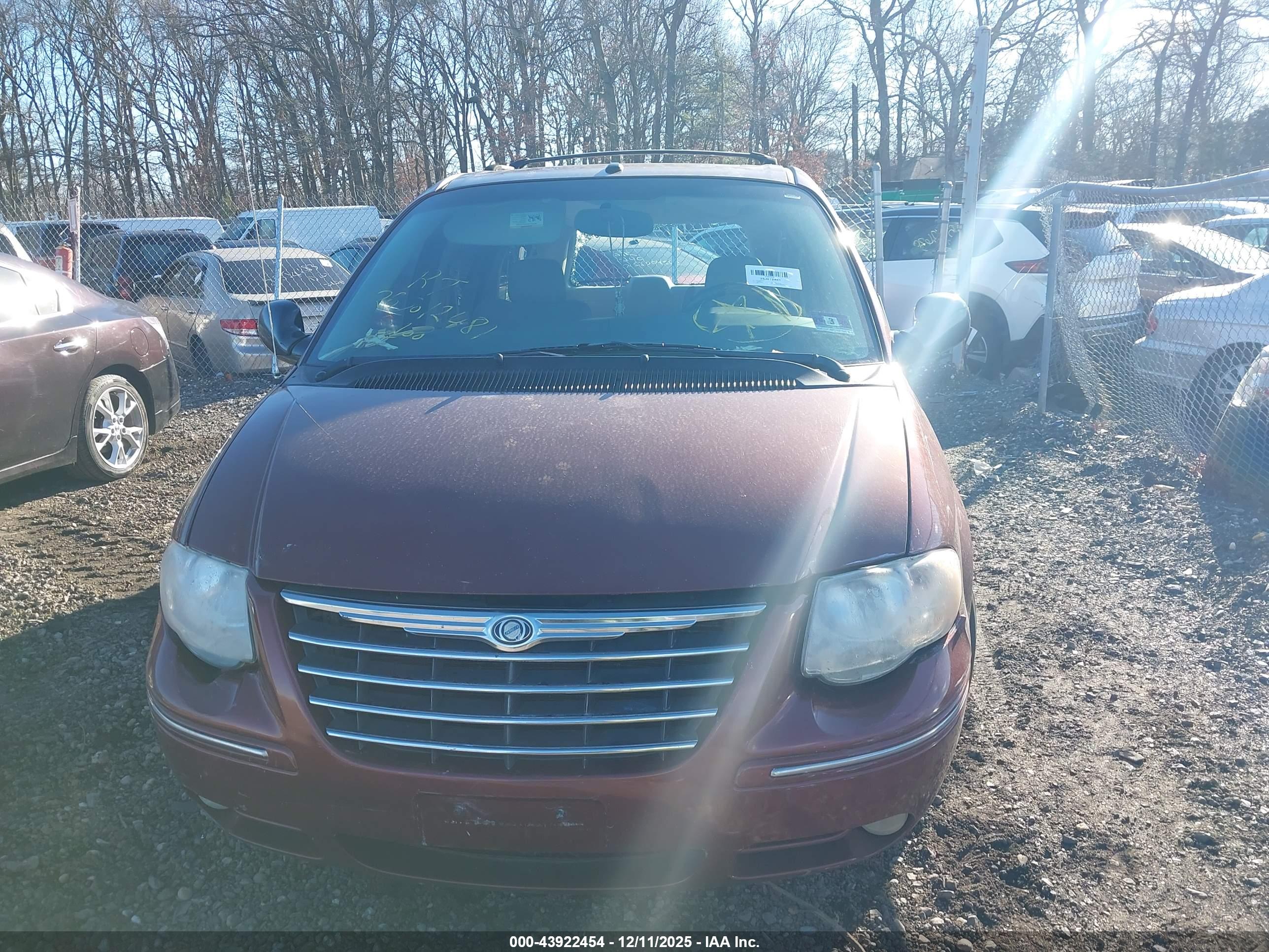CHRYSLER TOWN image 6