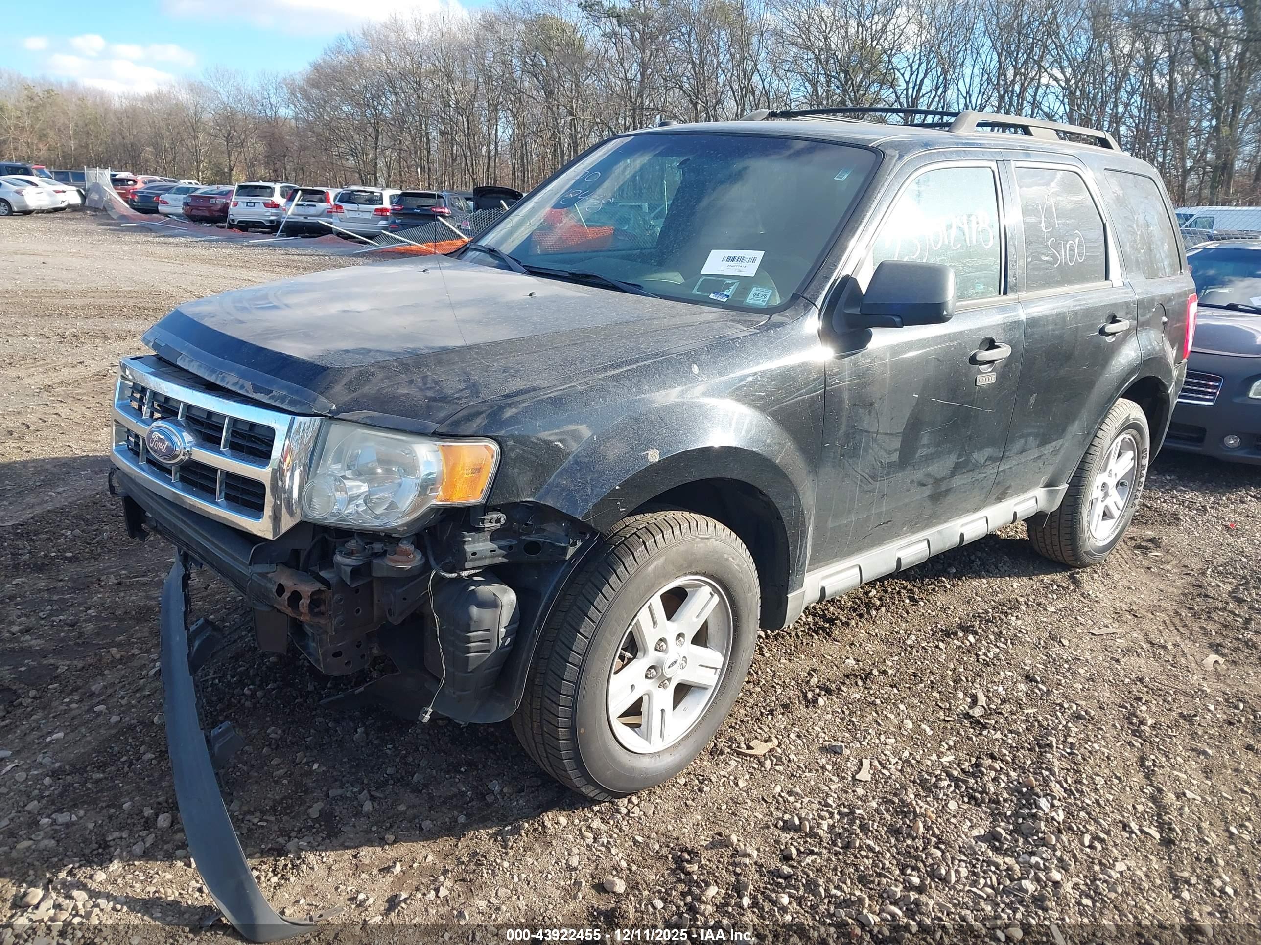 FORD ESCAPE image 2