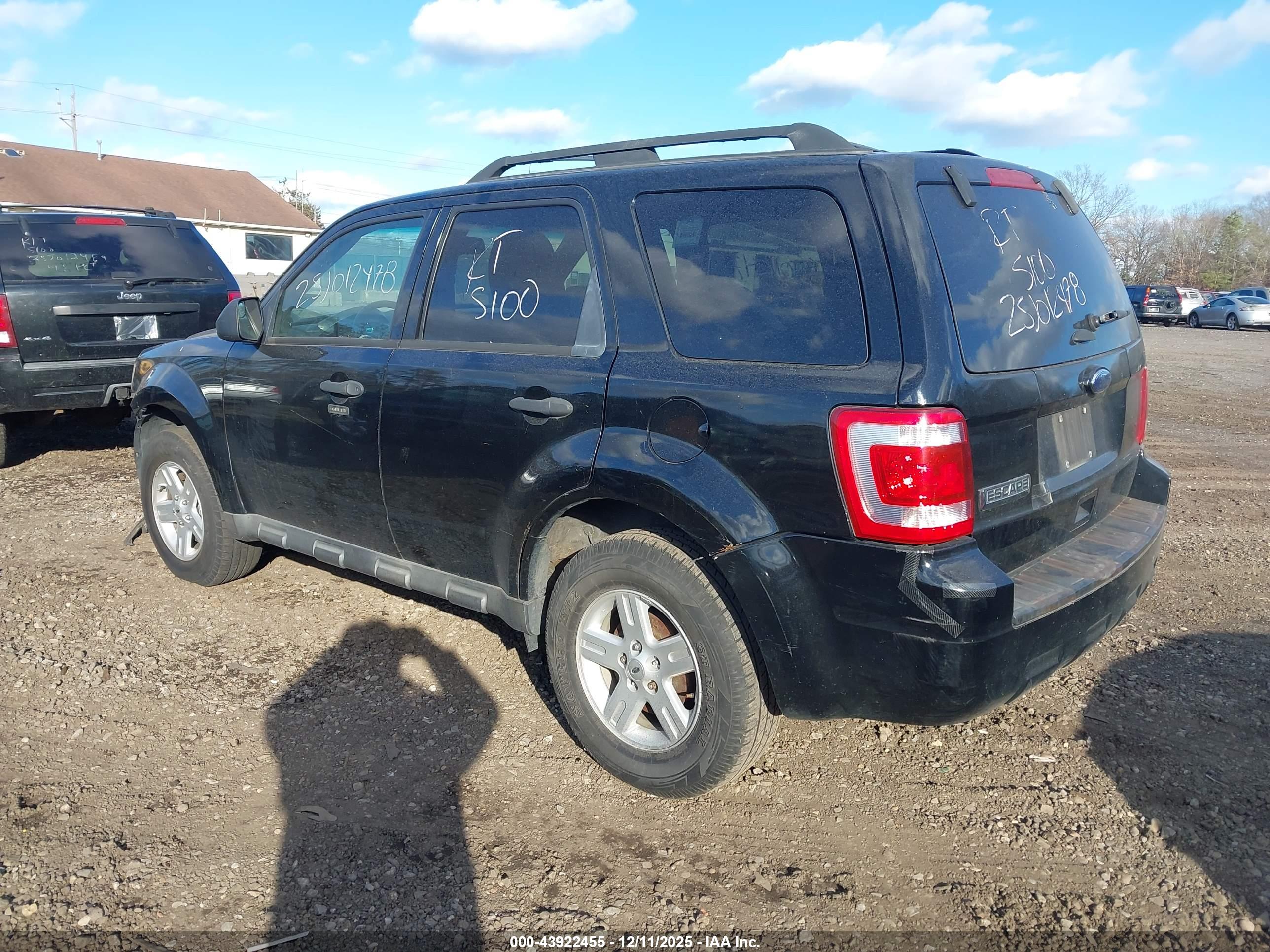 FORD ESCAPE image 3