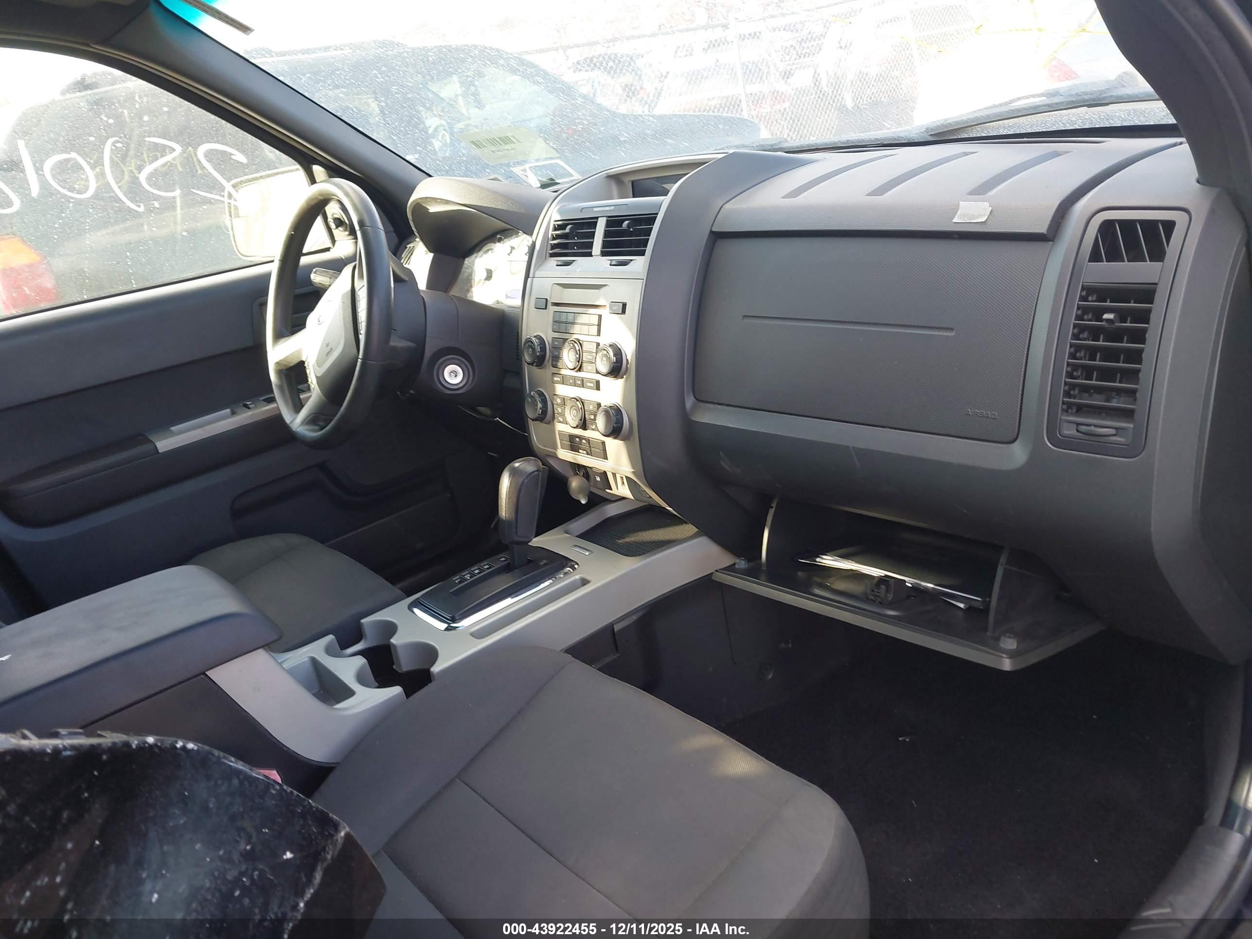 FORD ESCAPE image 5
