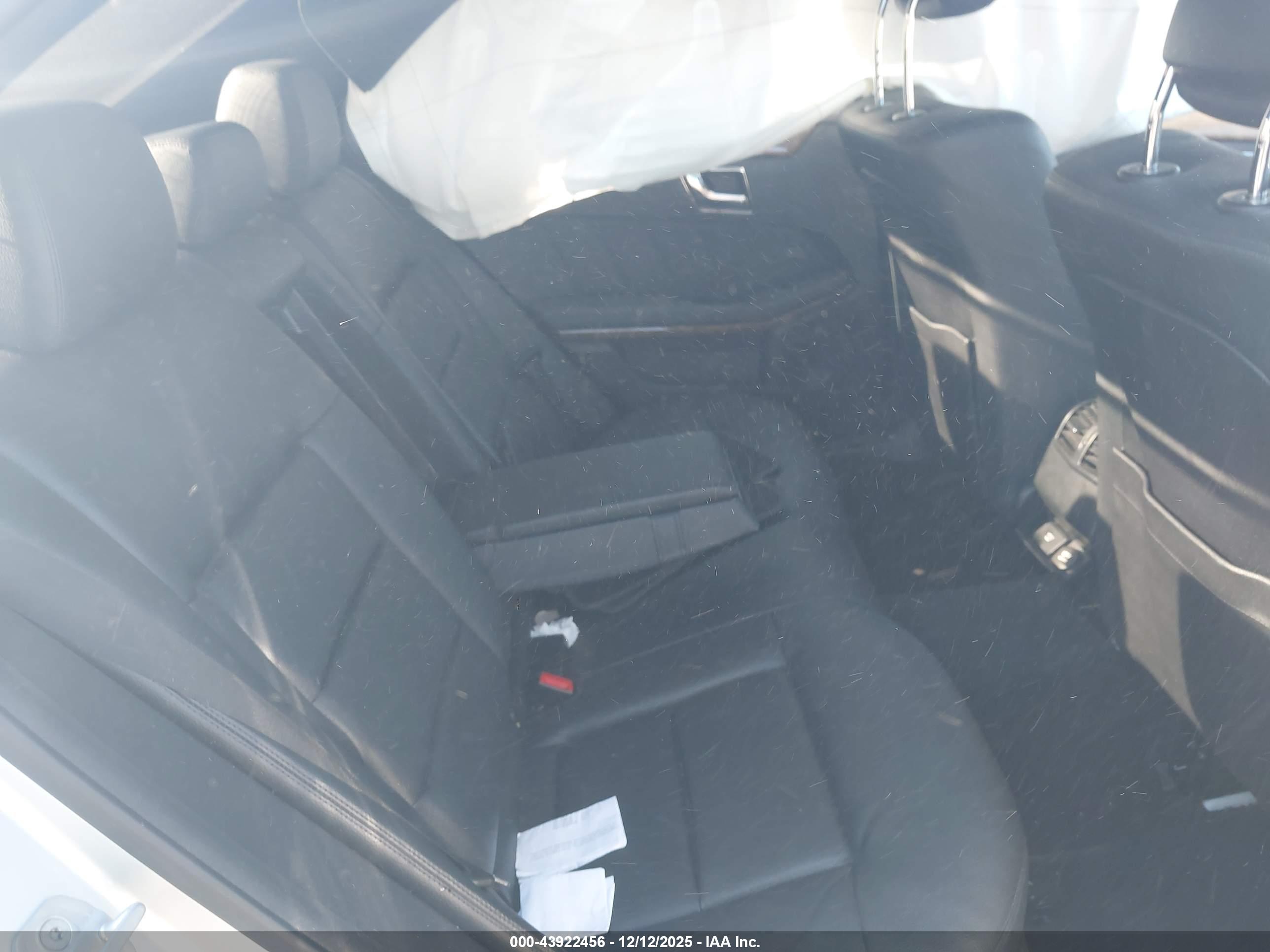 MERCEDES-BENZ E image 8