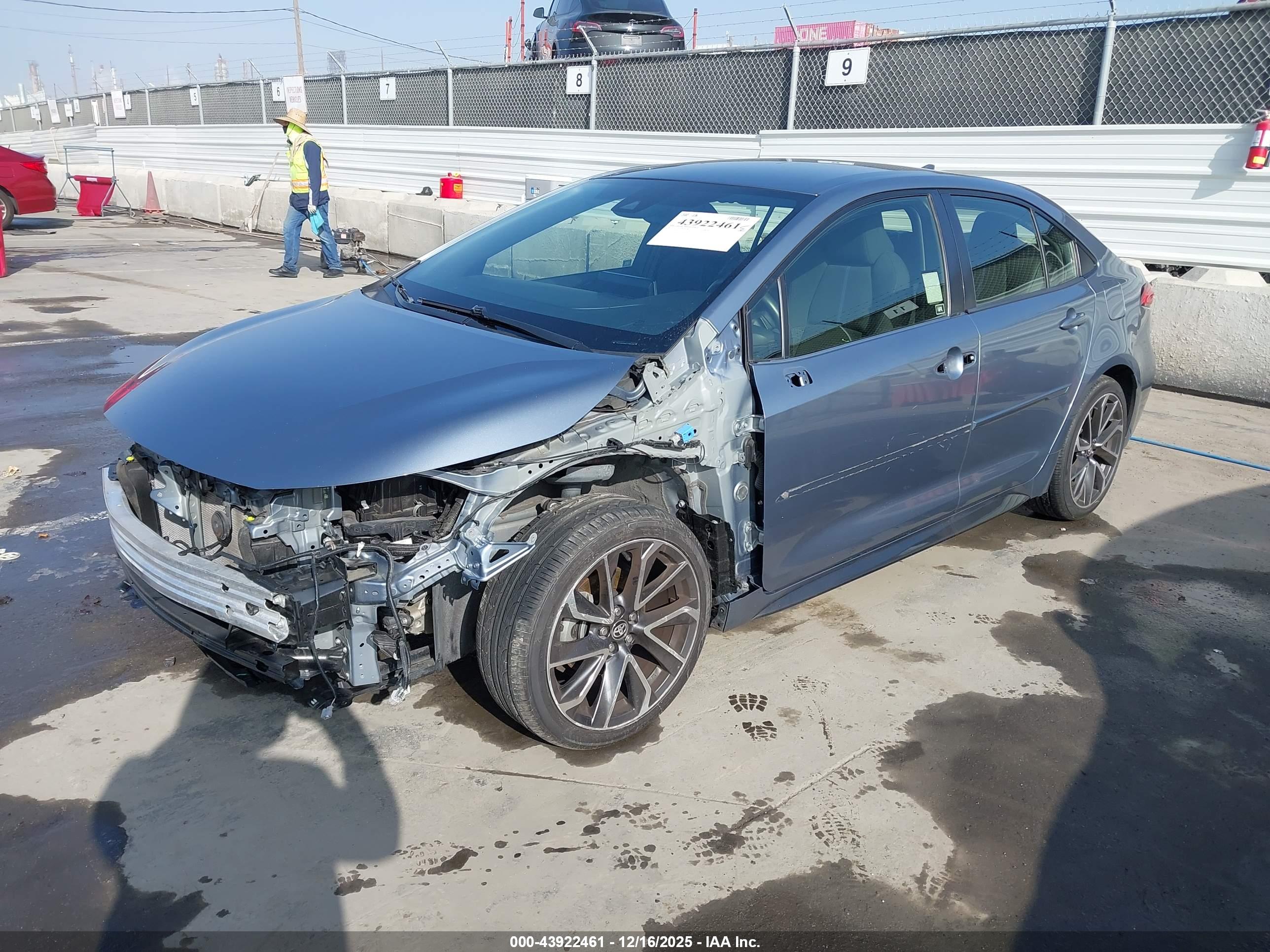TOYOTA COROLLA image 2