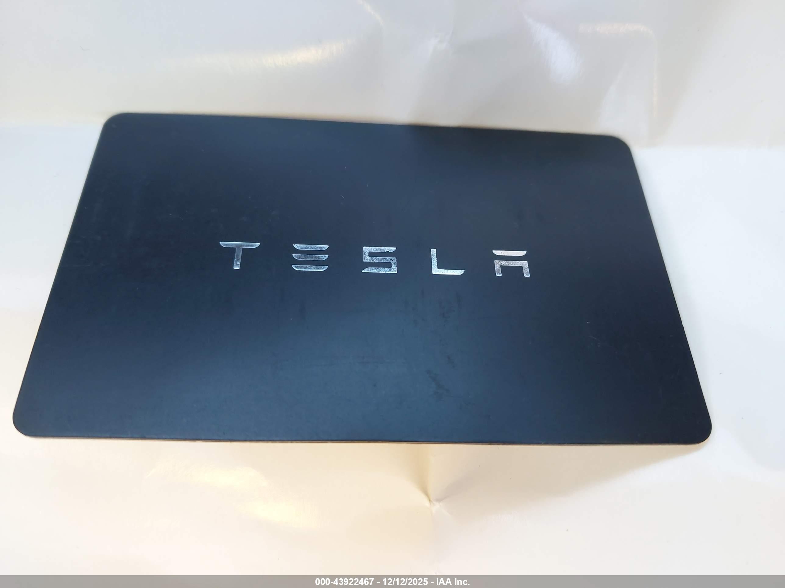 TESLA MODEL image 11