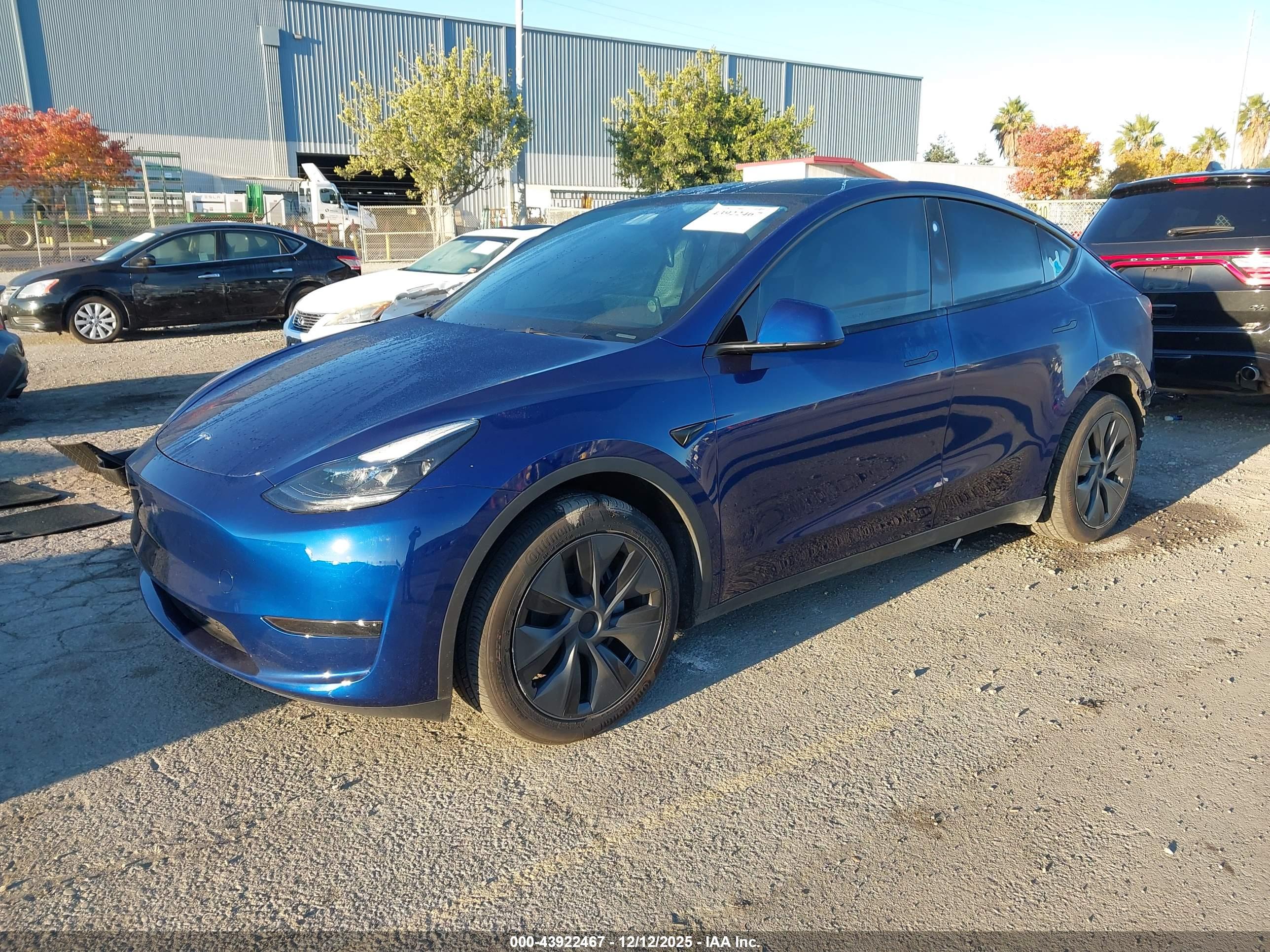 TESLA MODEL image 2