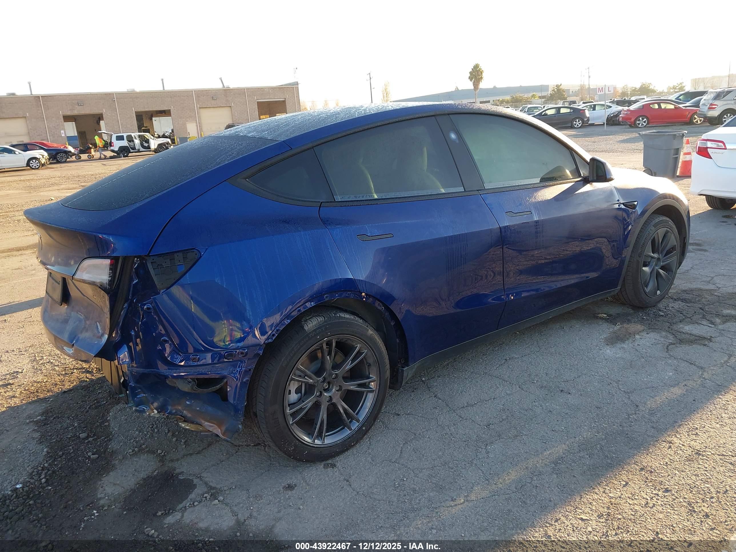 TESLA MODEL image 4