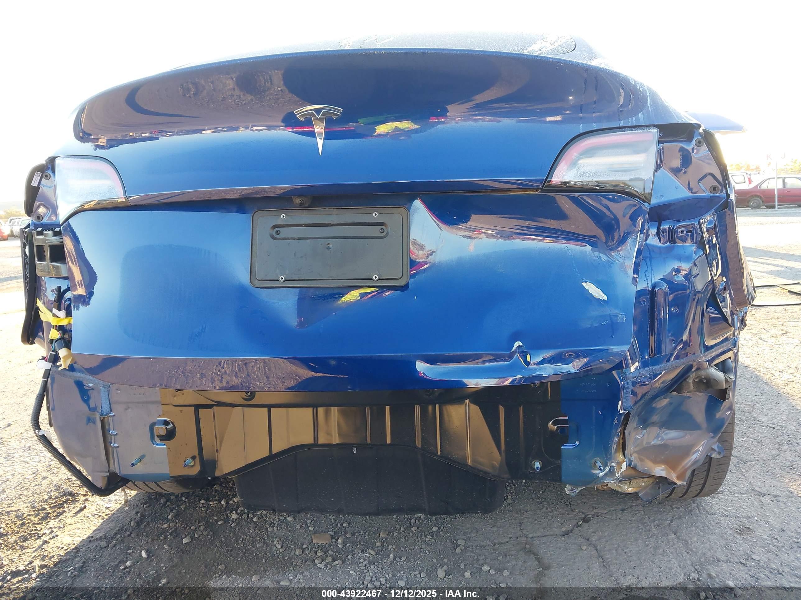 TESLA MODEL image 6