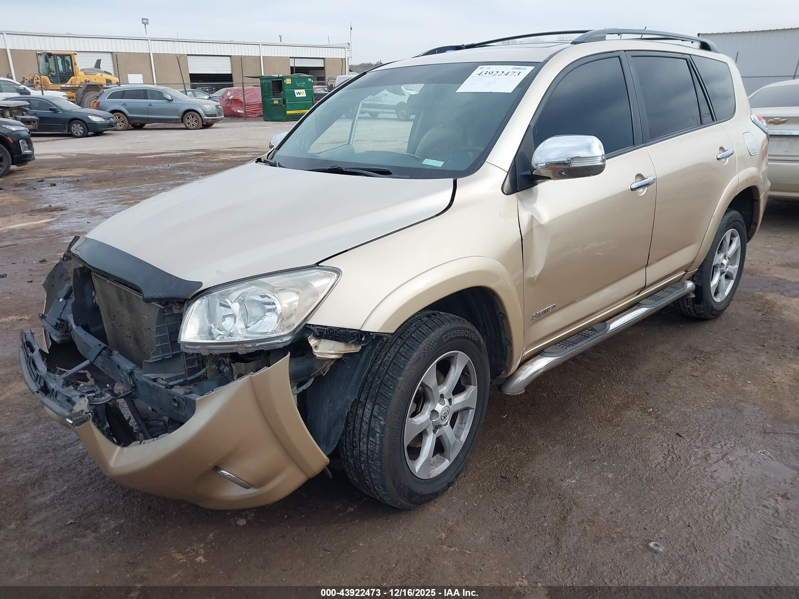 TOYOTA RAV4 image 2