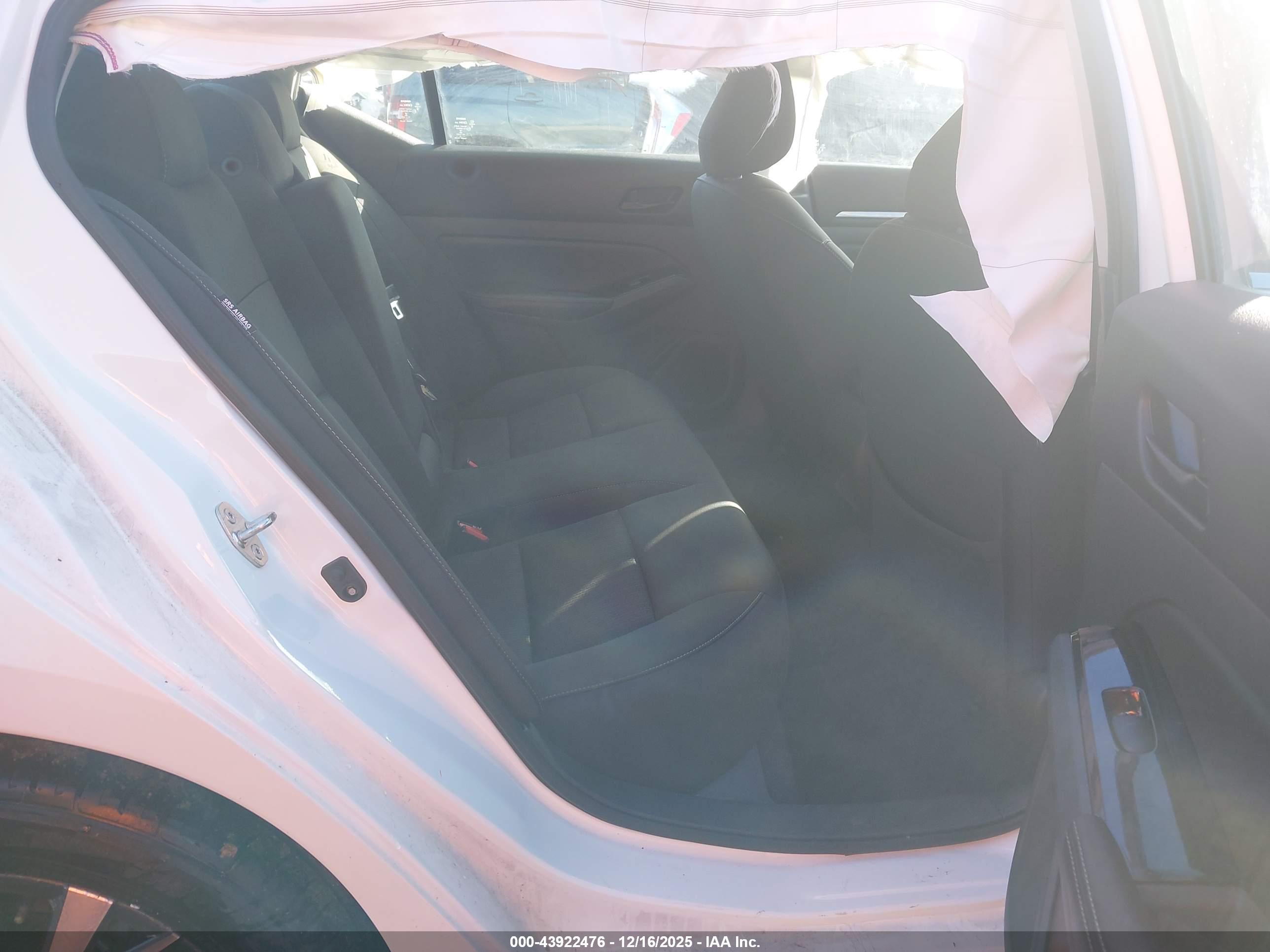 NISSAN ALTIMA image 8