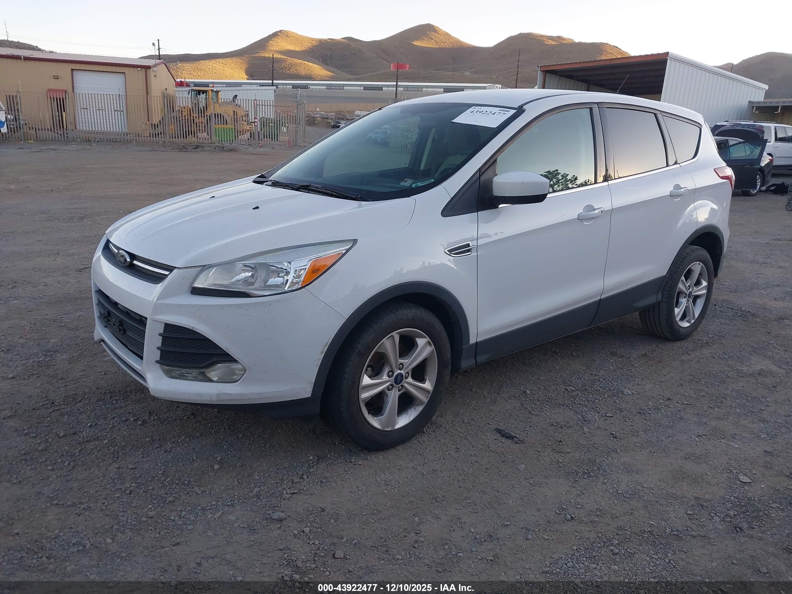 FORD ESCAPE image 2