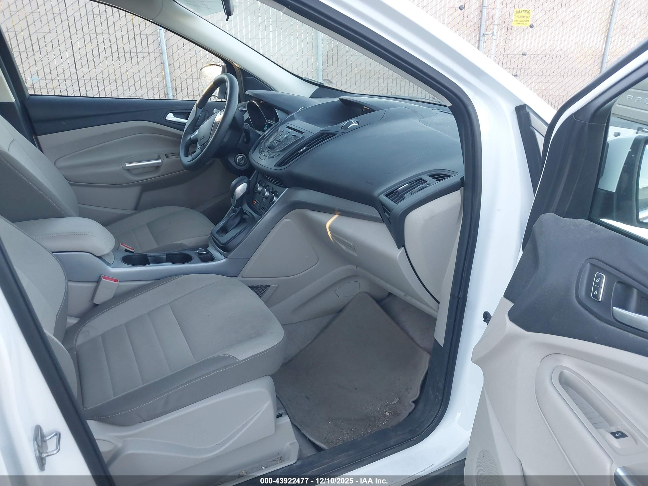 FORD ESCAPE image 5