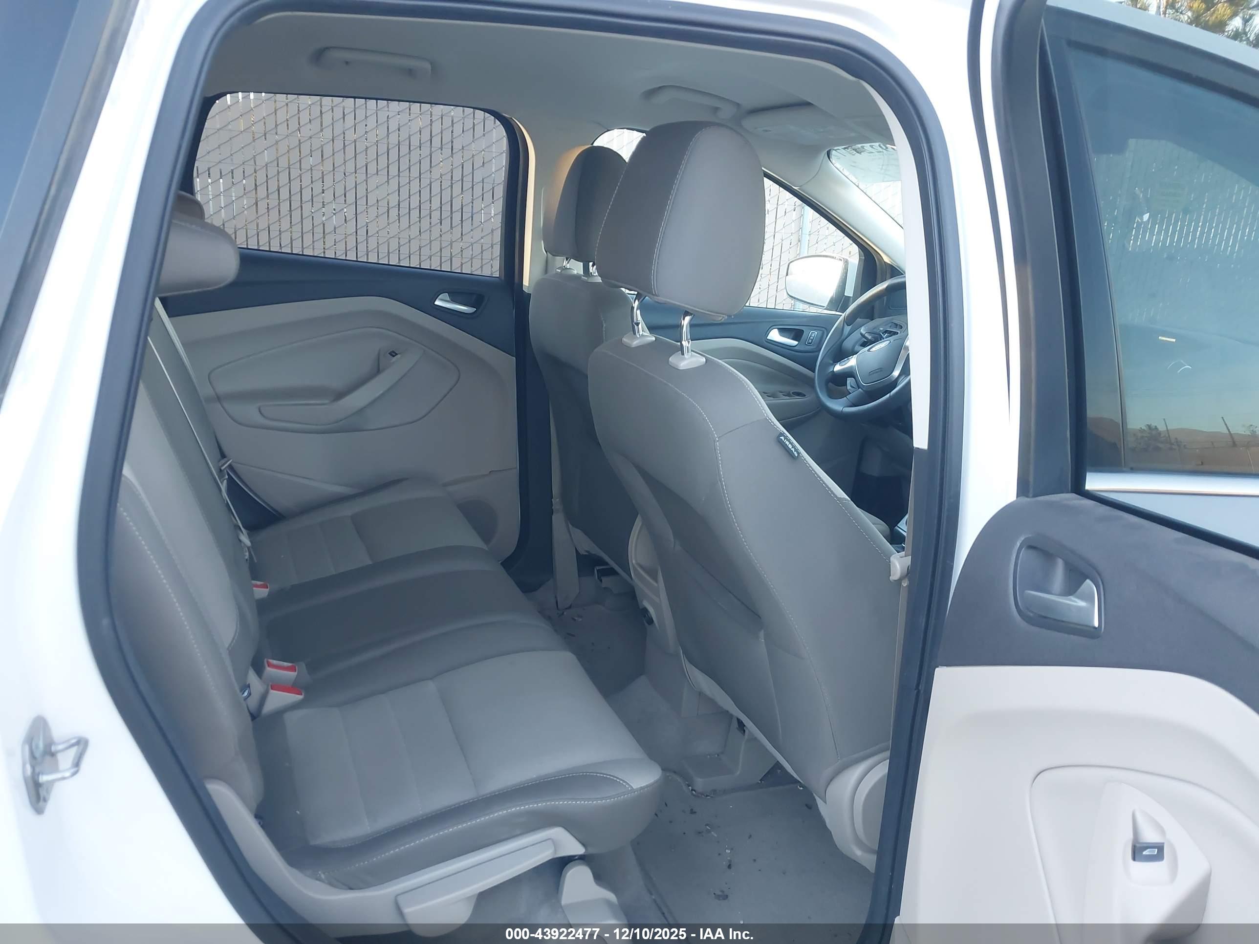 FORD ESCAPE image 8