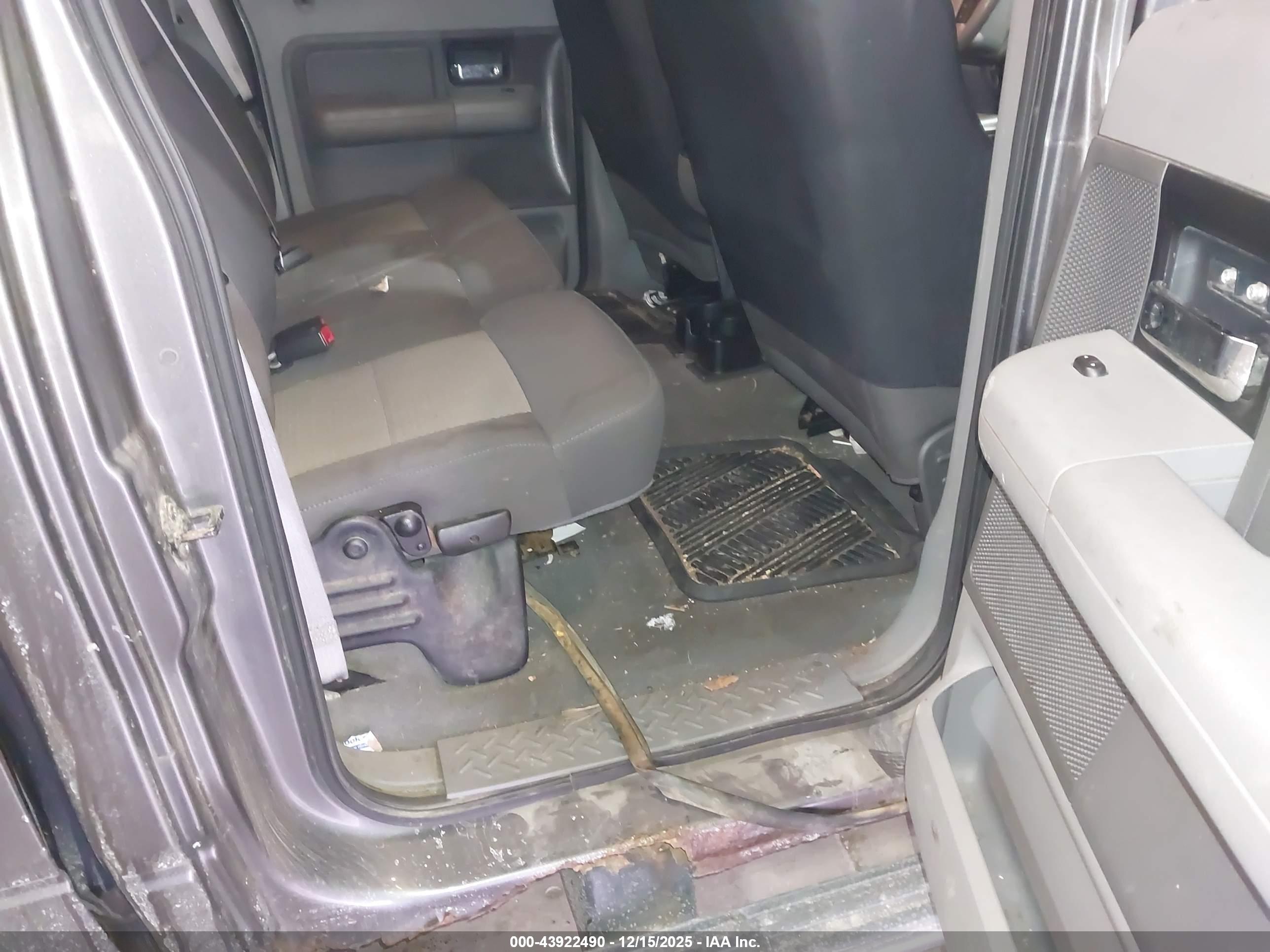FORD F-150 image 8