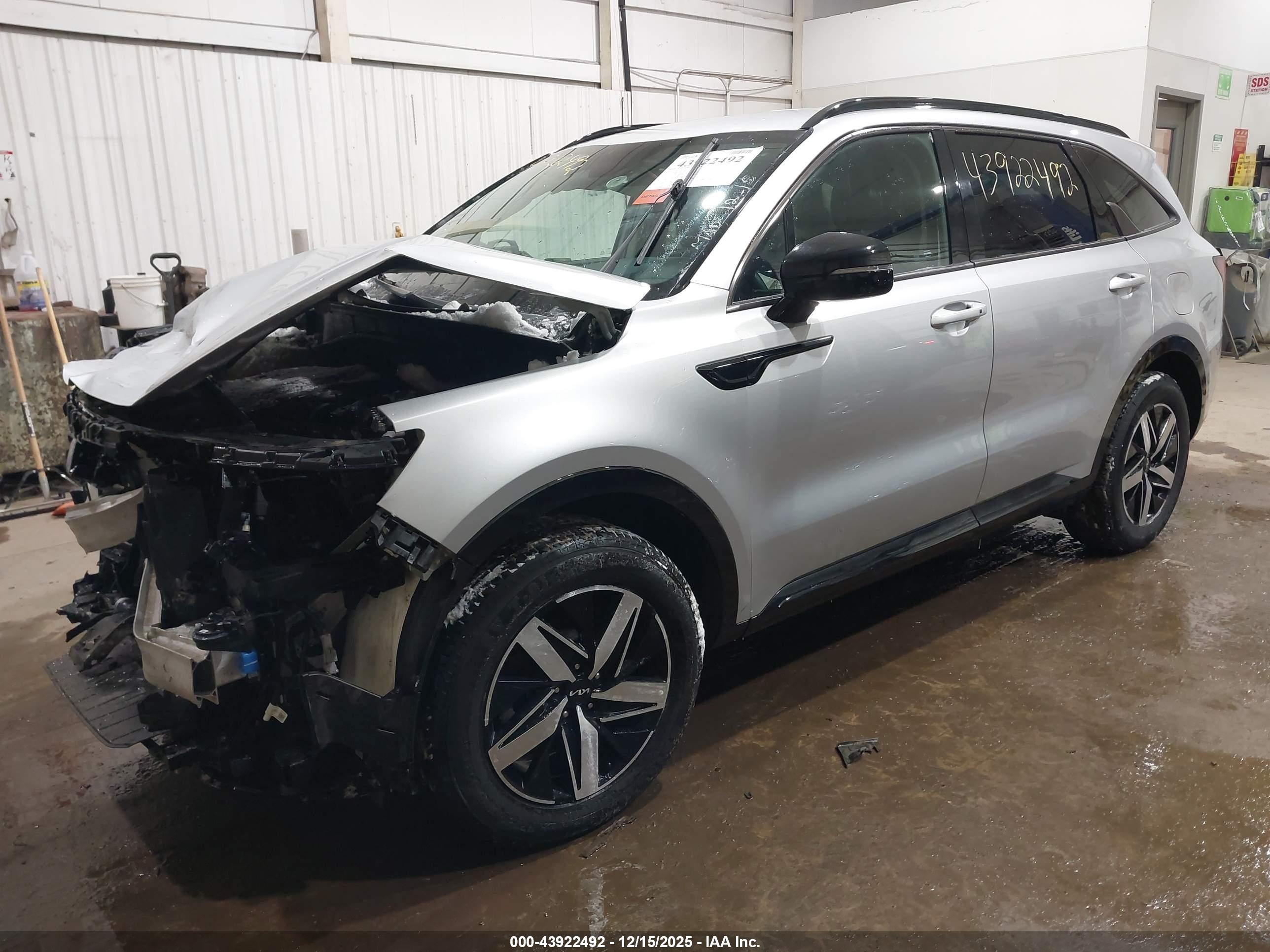 KIA SORENTO image 2