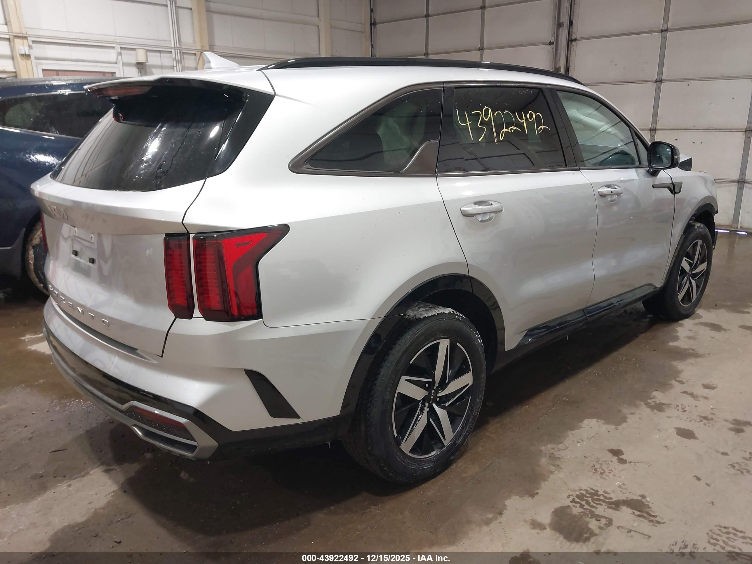 KIA SORENTO image 4