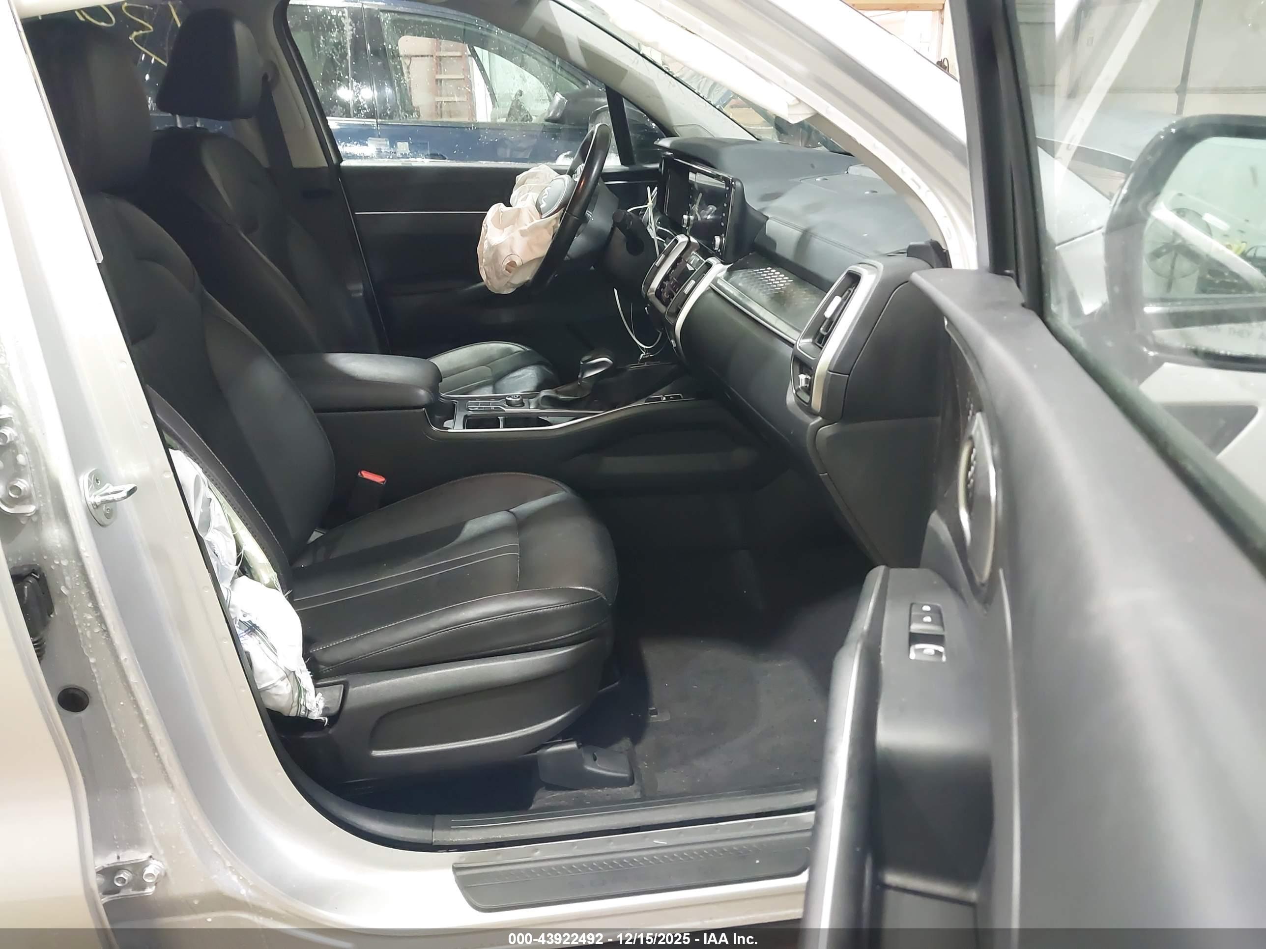 KIA SORENTO image 5