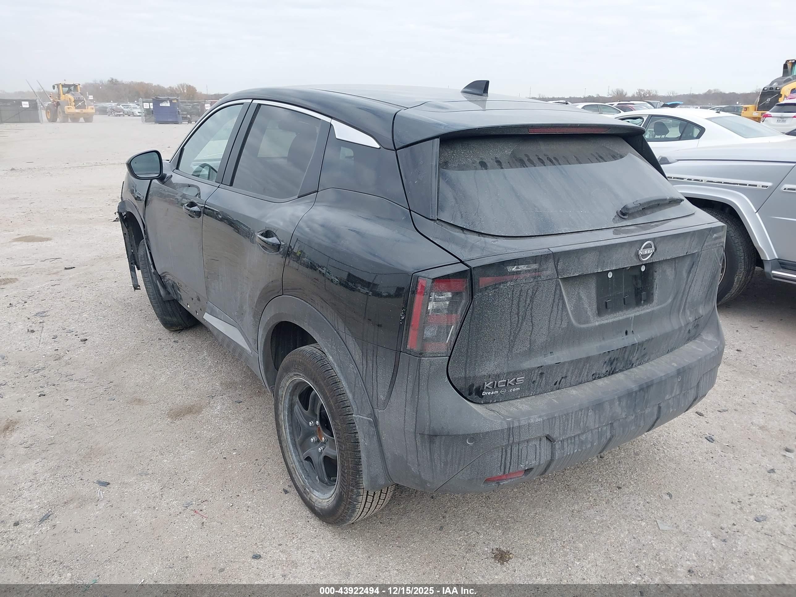 NISSAN KICKS image 3