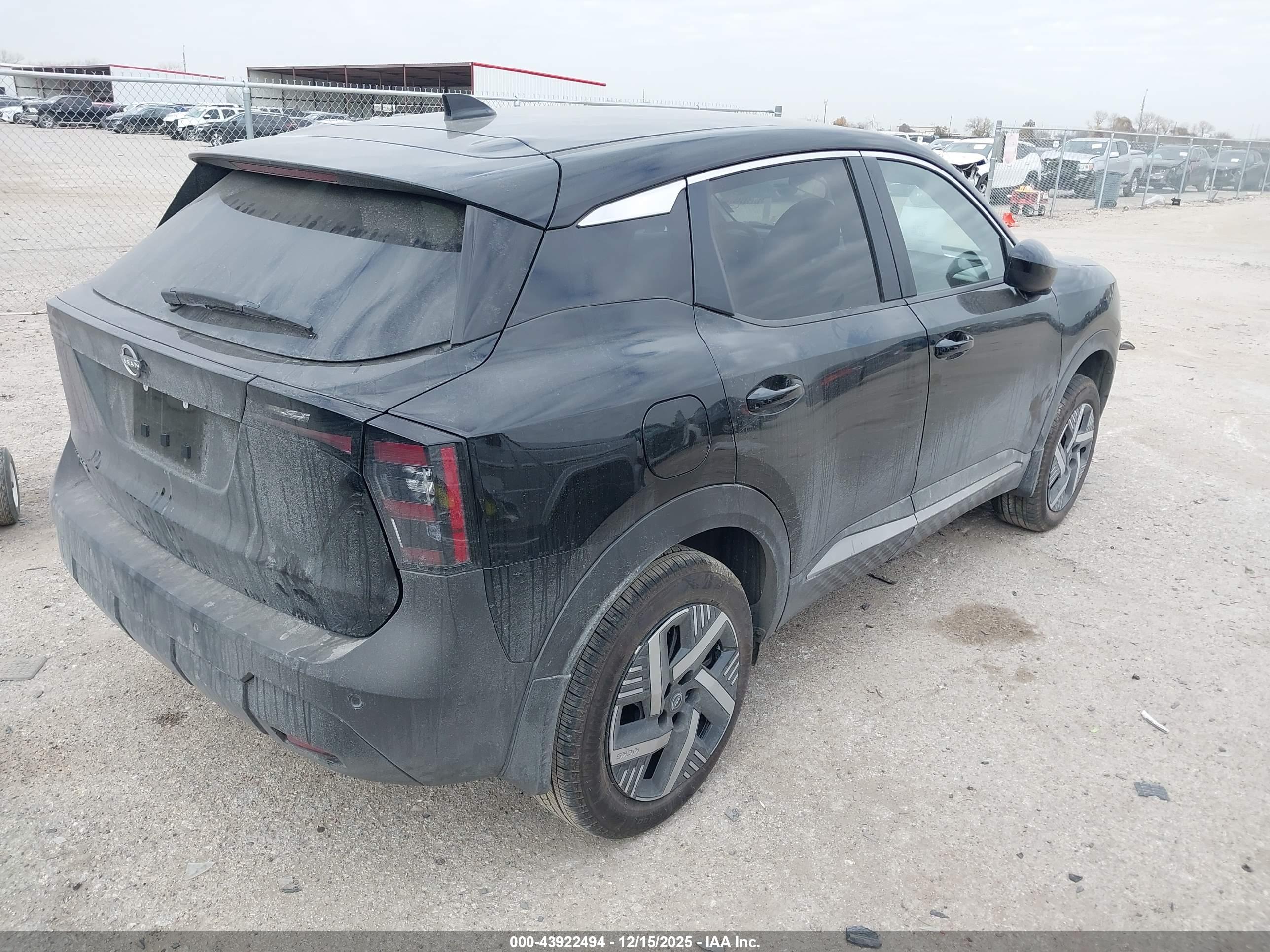NISSAN KICKS image 4