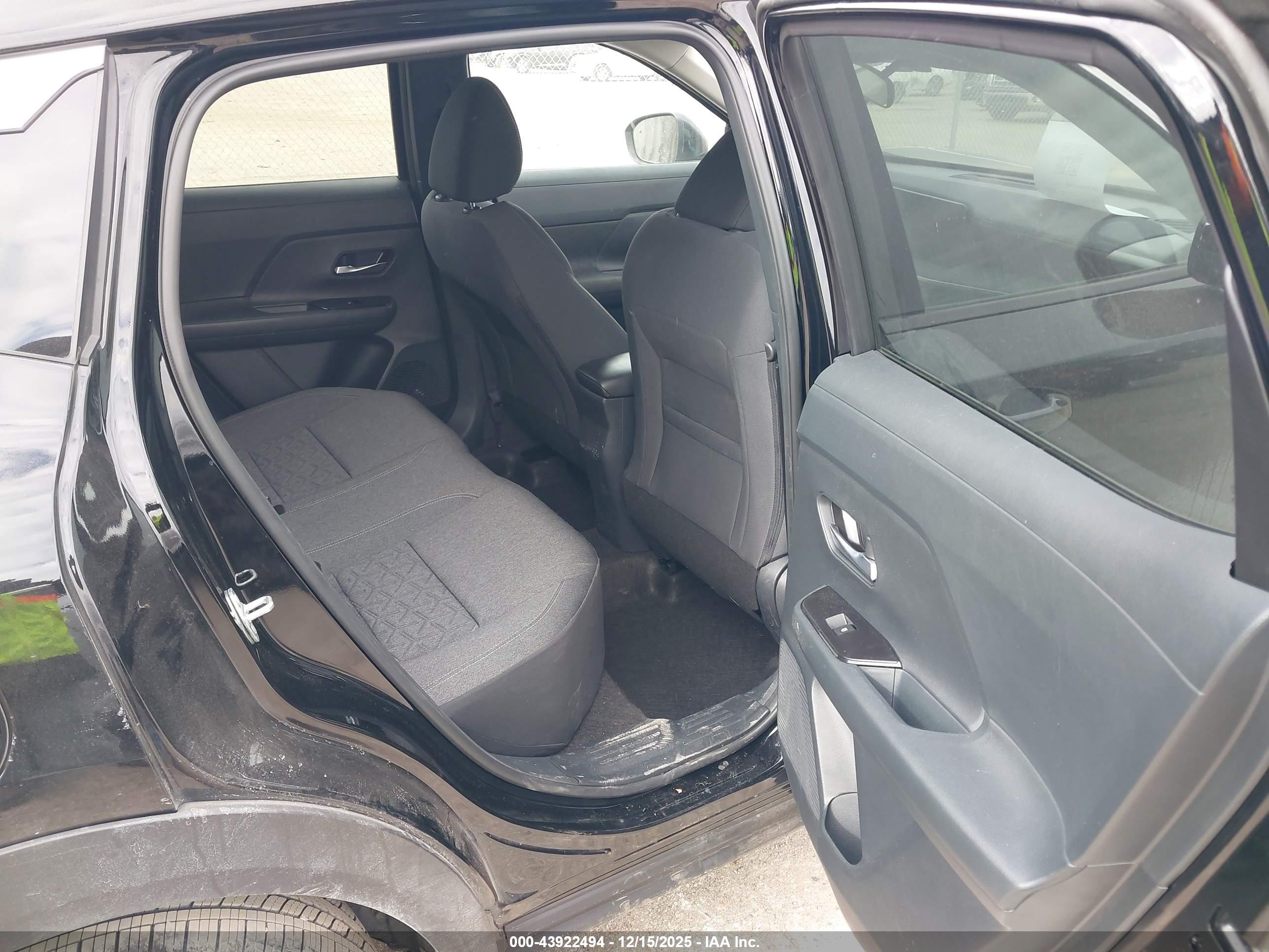 NISSAN KICKS image 8
