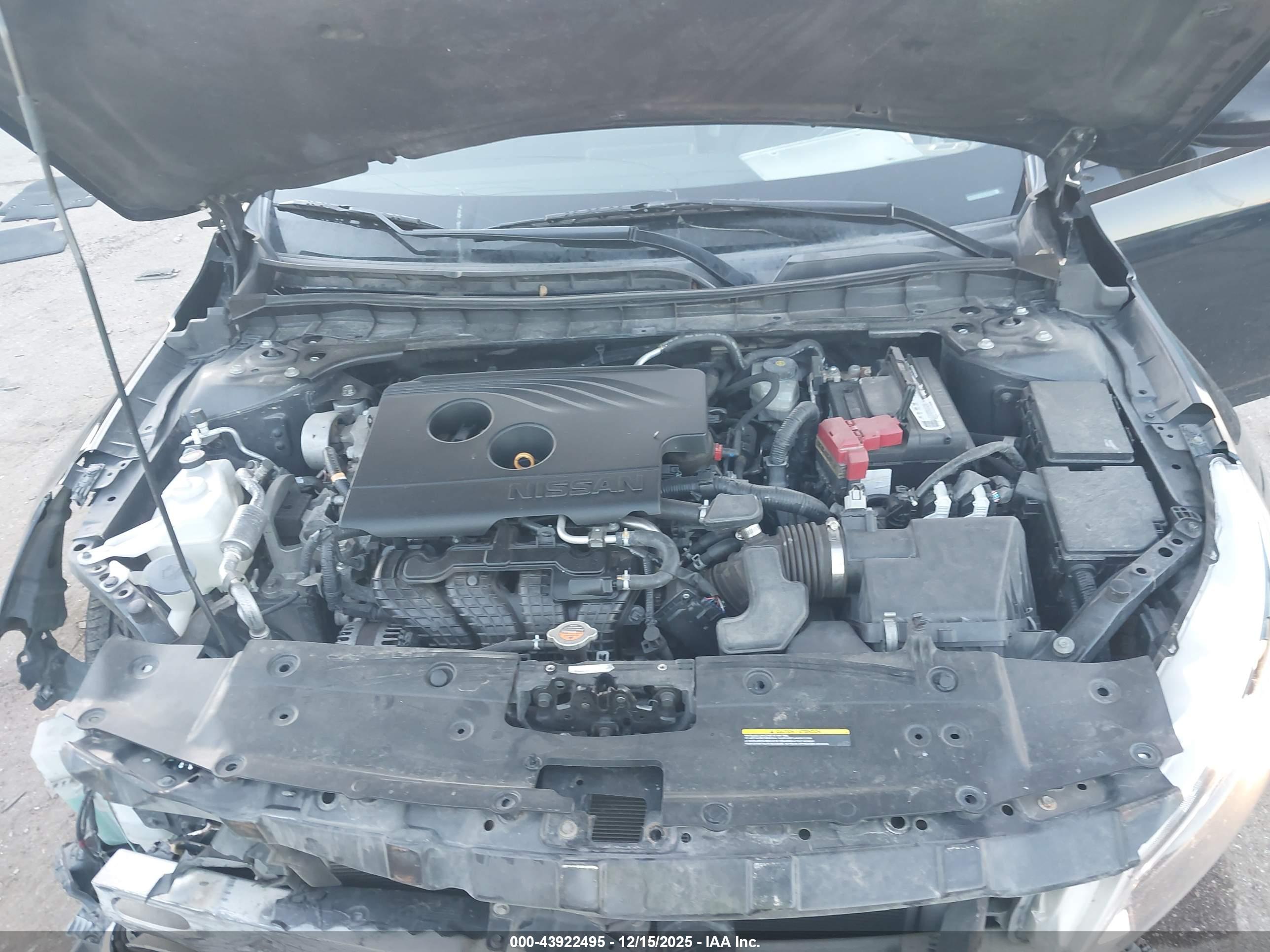 NISSAN ALTIMA image 10