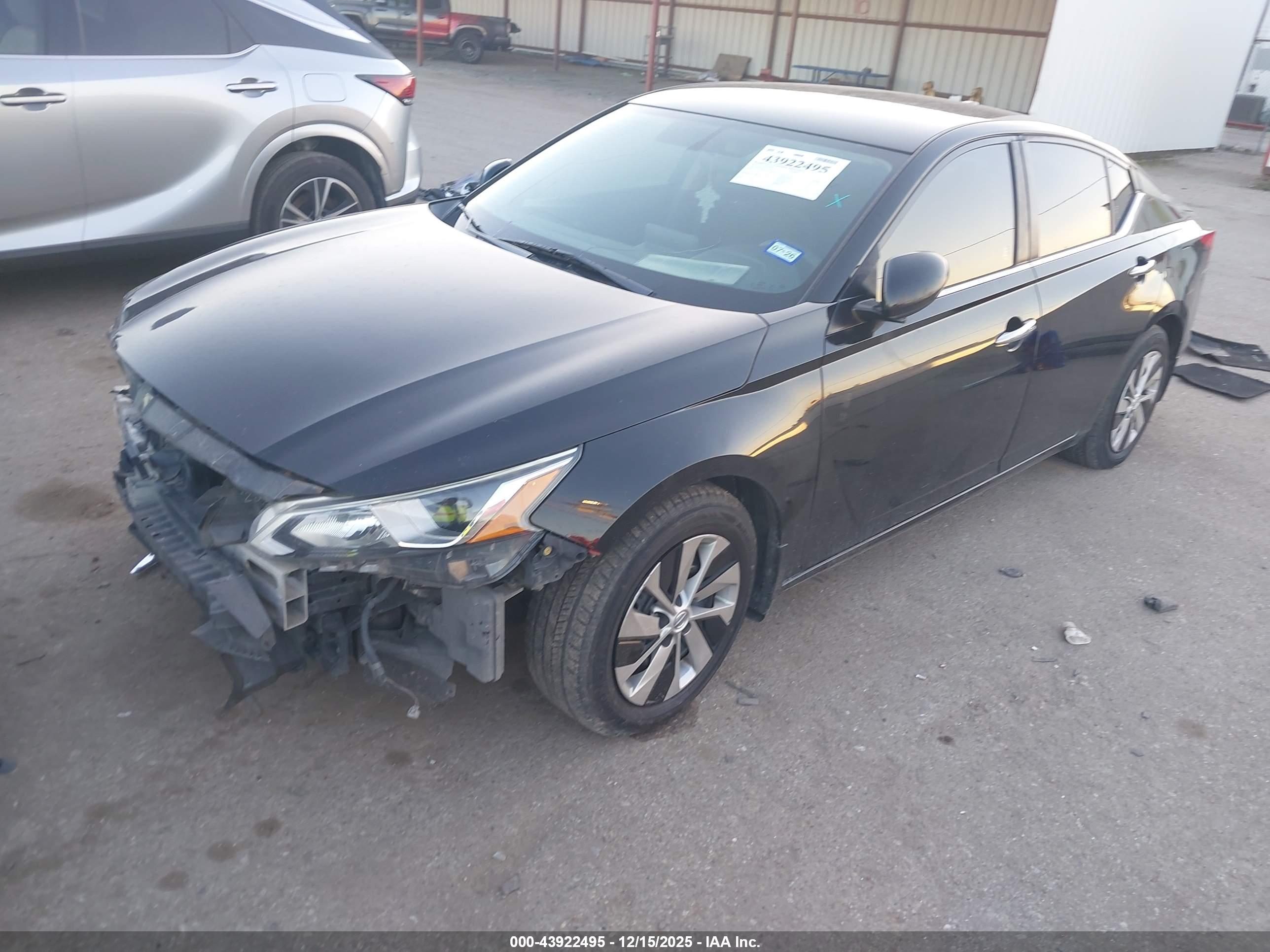 NISSAN ALTIMA image 2