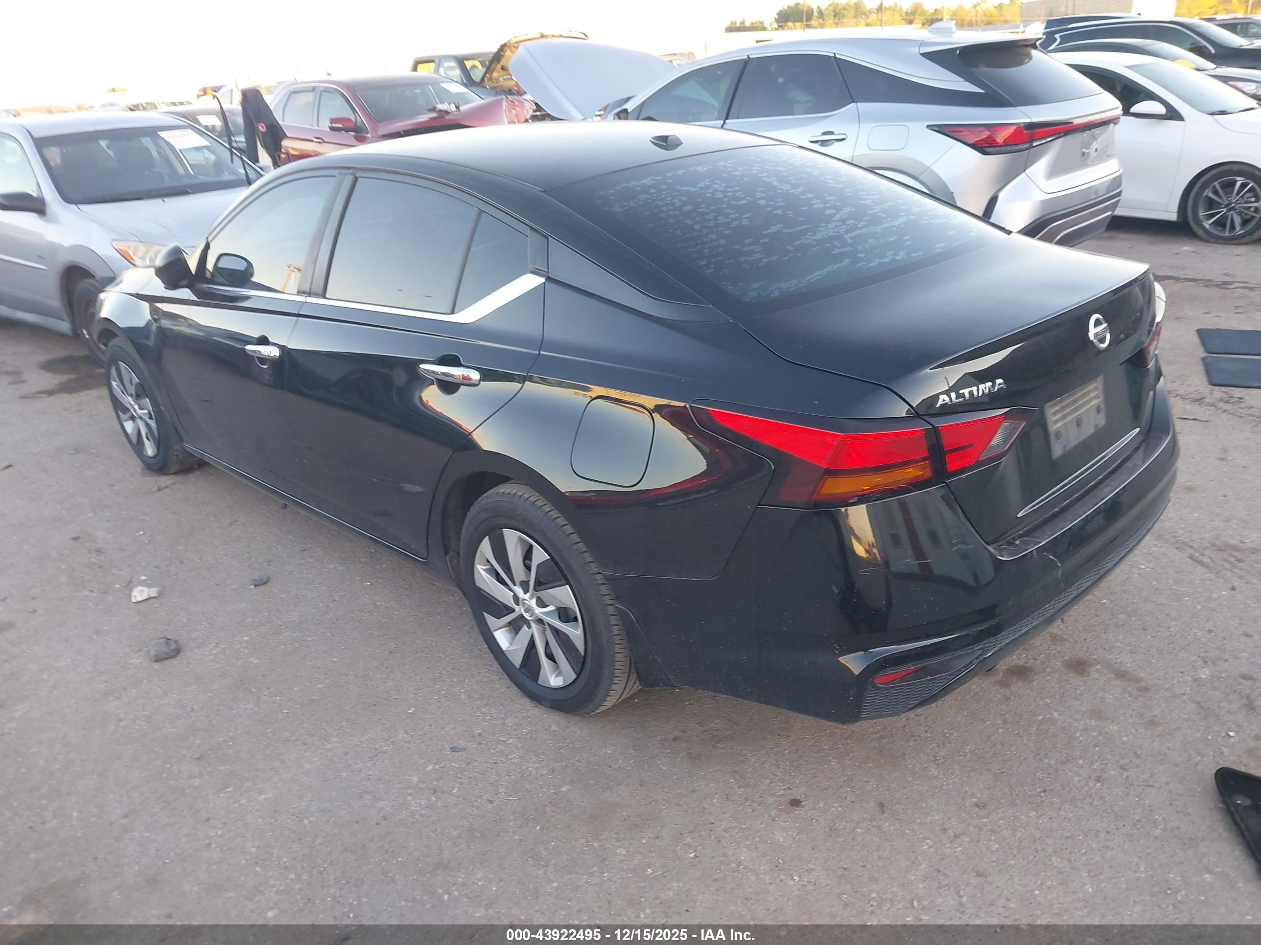 NISSAN ALTIMA image 3