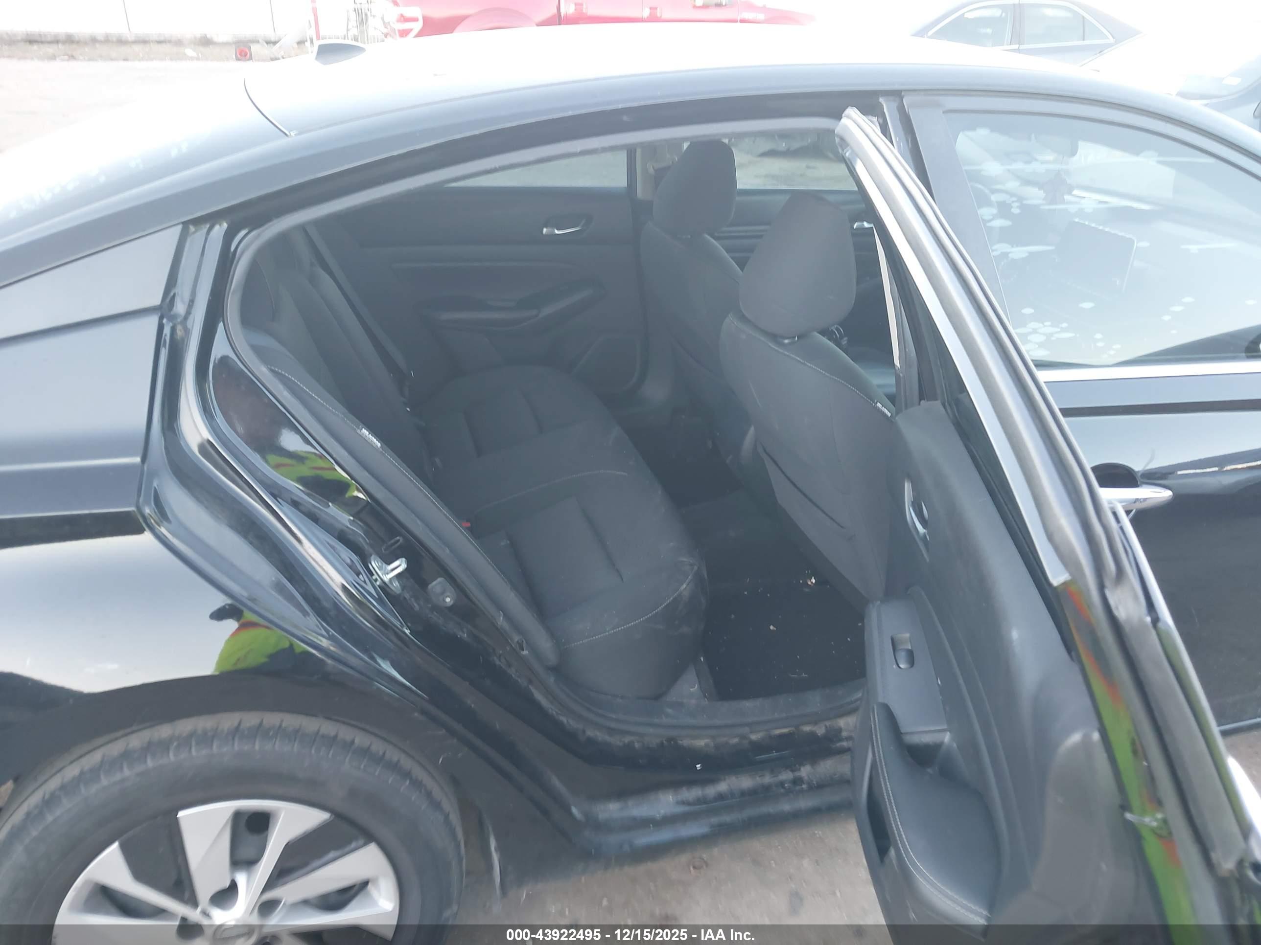 NISSAN ALTIMA image 8