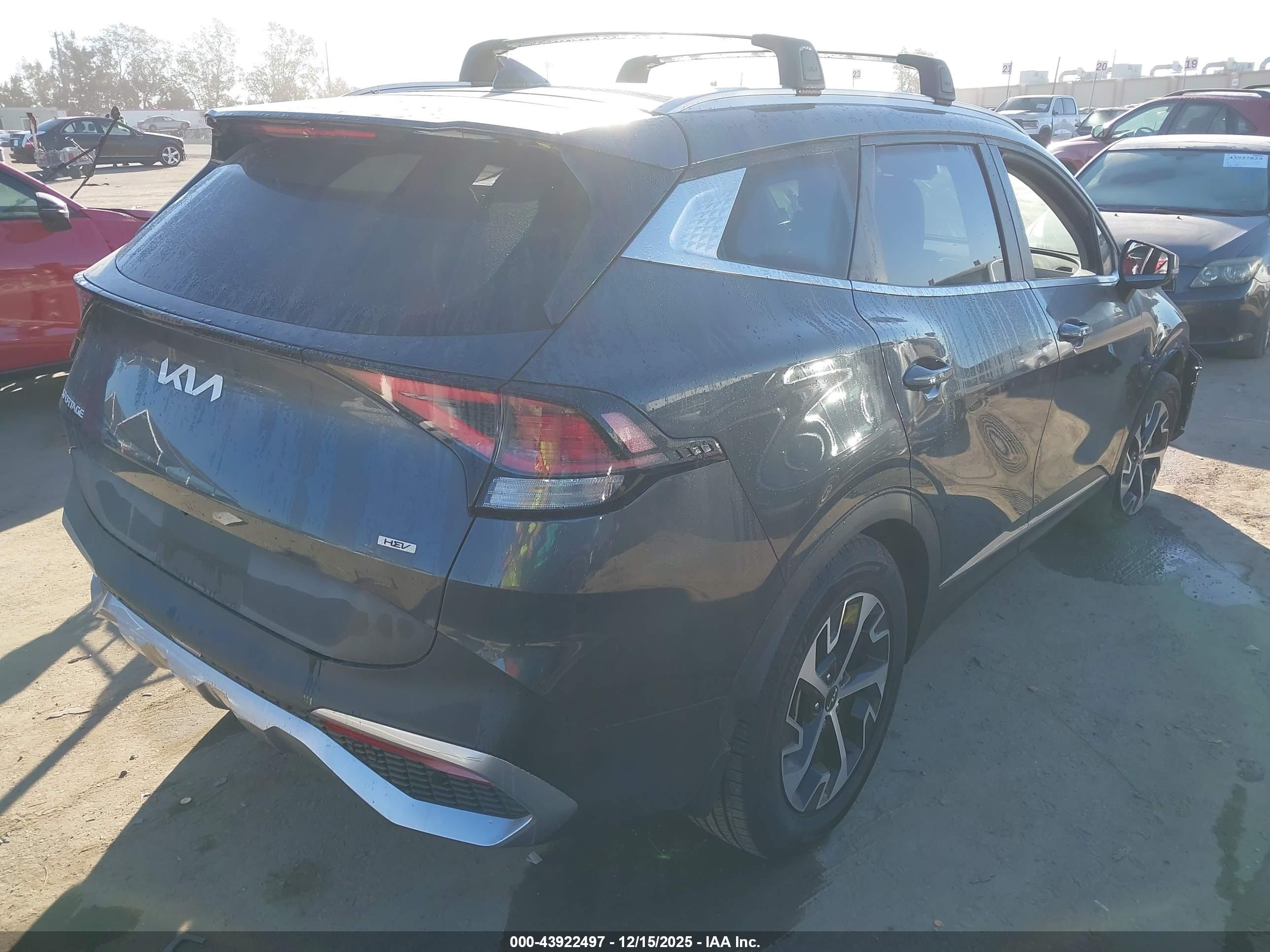 KIA SPORTAGE image 4