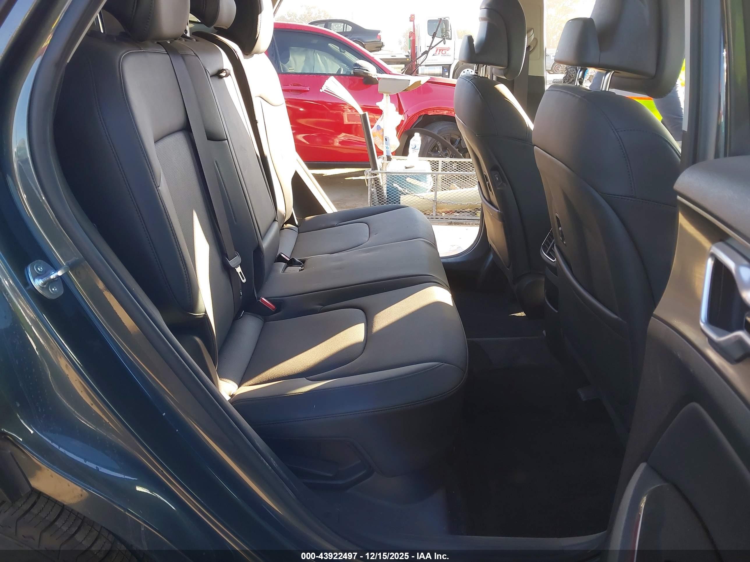 KIA SPORTAGE image 8