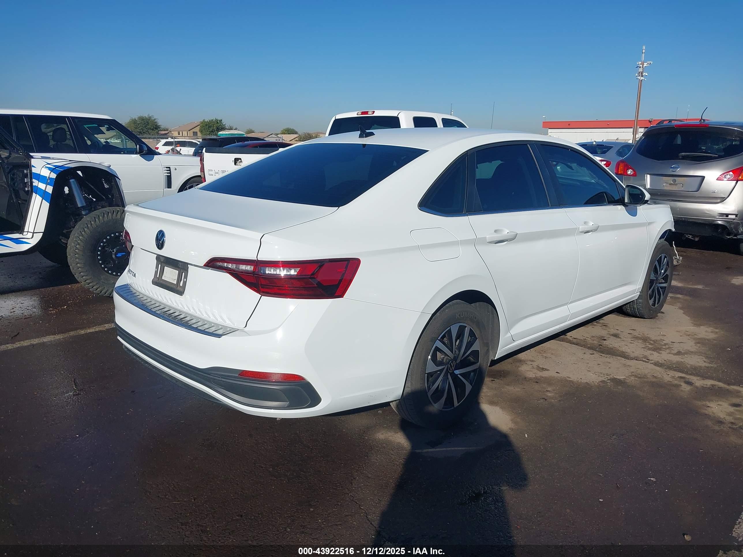 VOLKSWAGEN JETTA image 4
