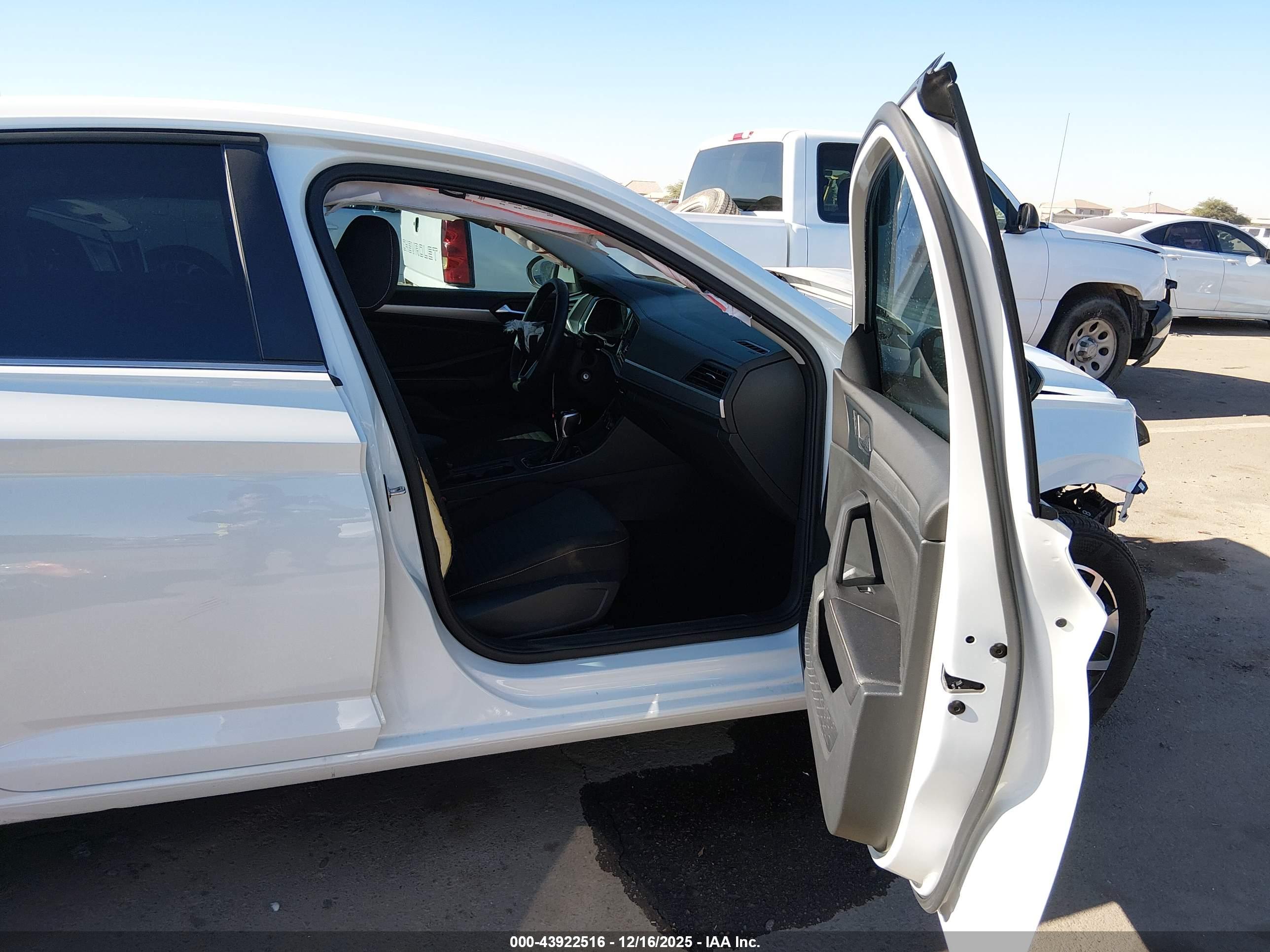 VOLKSWAGEN JETTA image 5